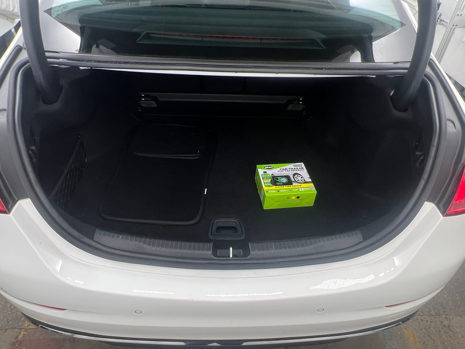 Thumbnail: 2025 Mercedes-Benz C-Class - 6