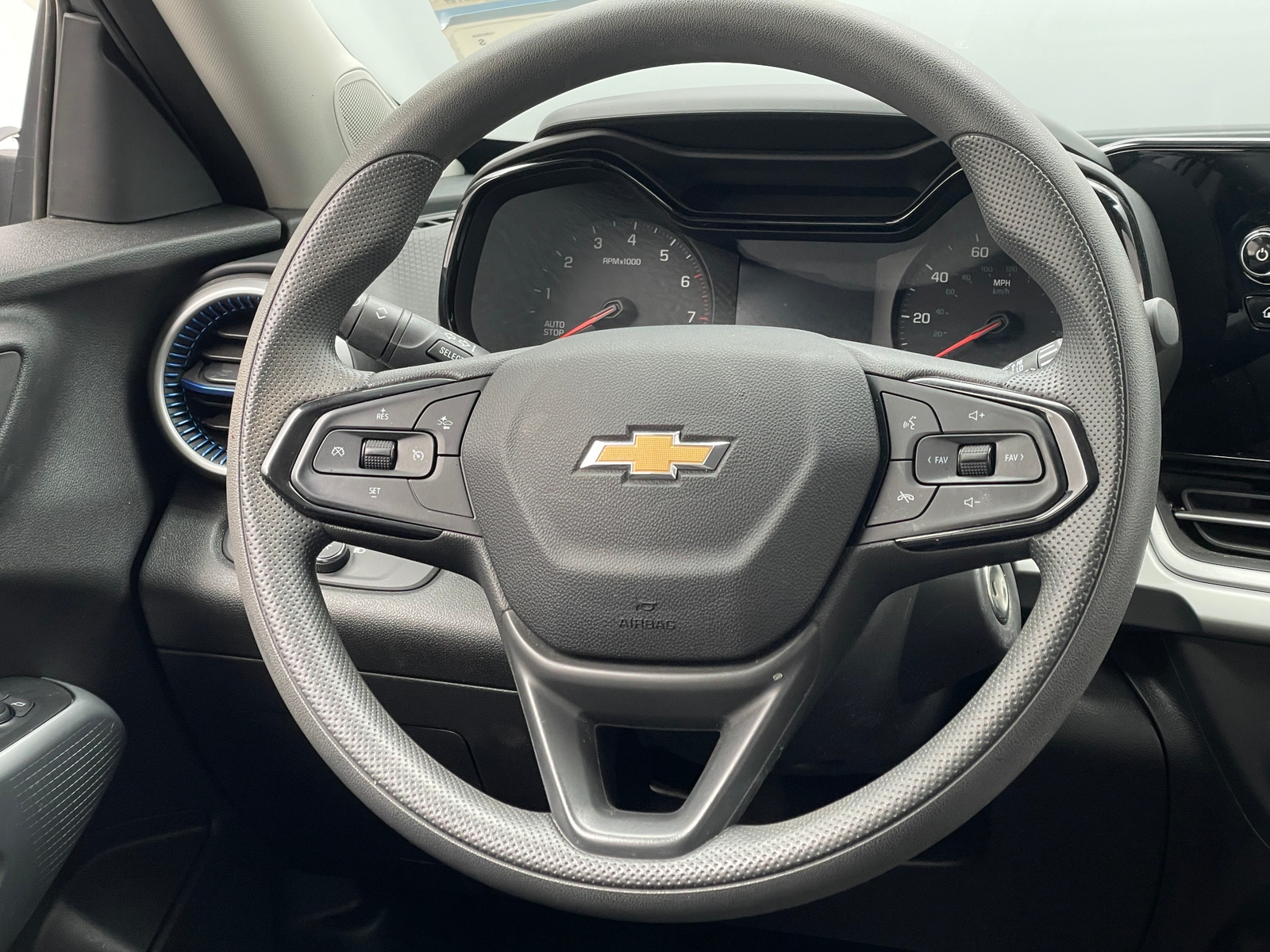 Thumbnail: 2024 Chevrolet Trax - 5