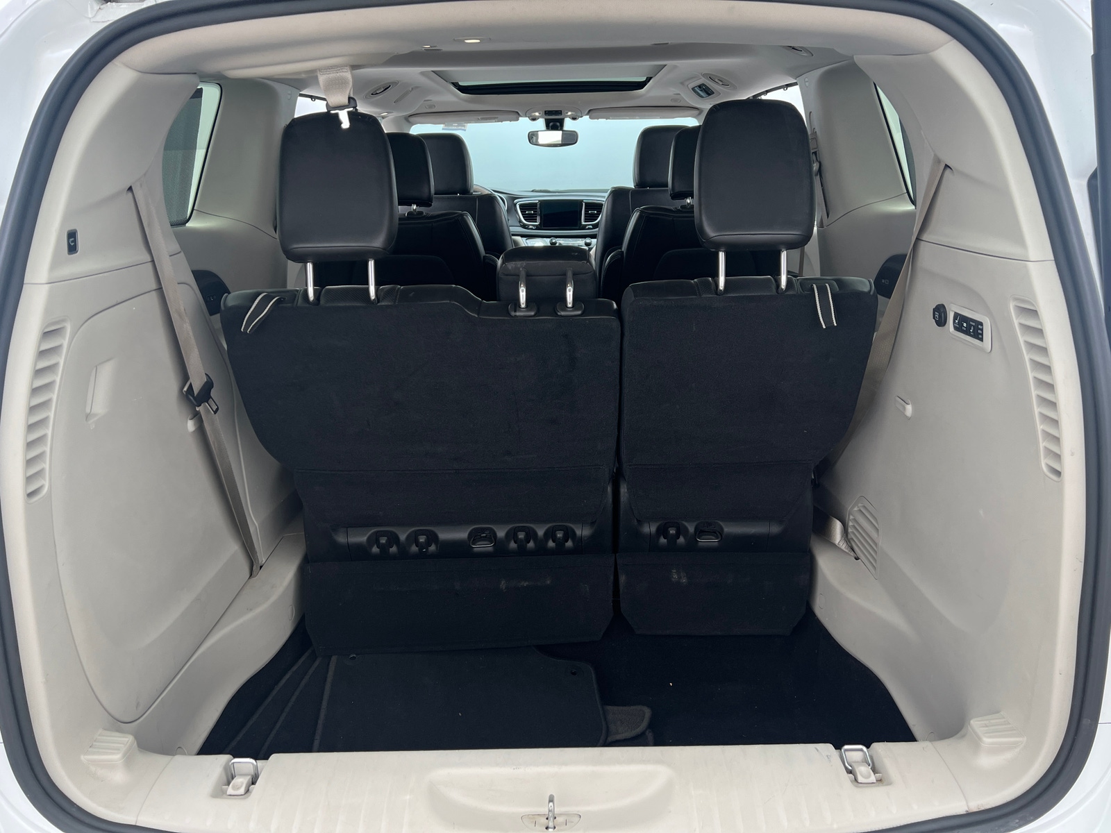 Thumbnail: 2020 Chrysler Pacifica - 6