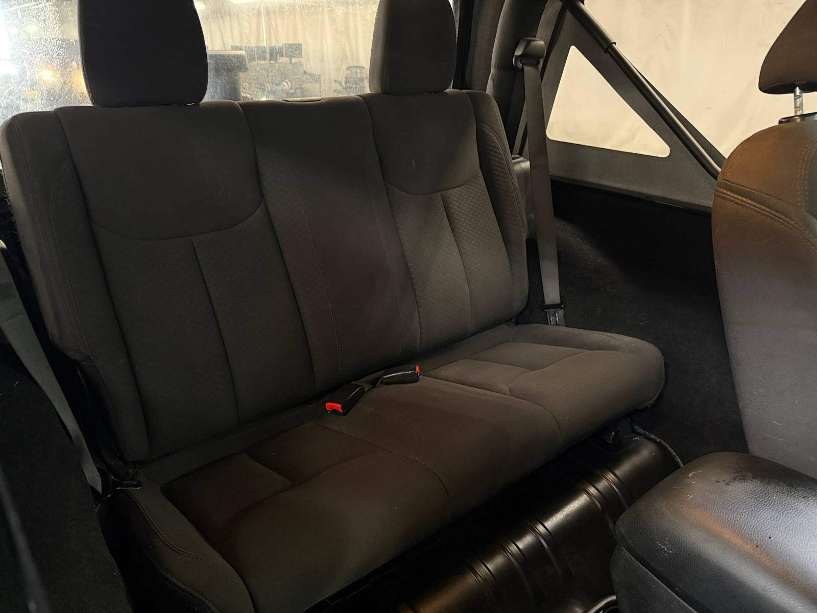 Thumbnail: 2015 Jeep Wrangler - 6