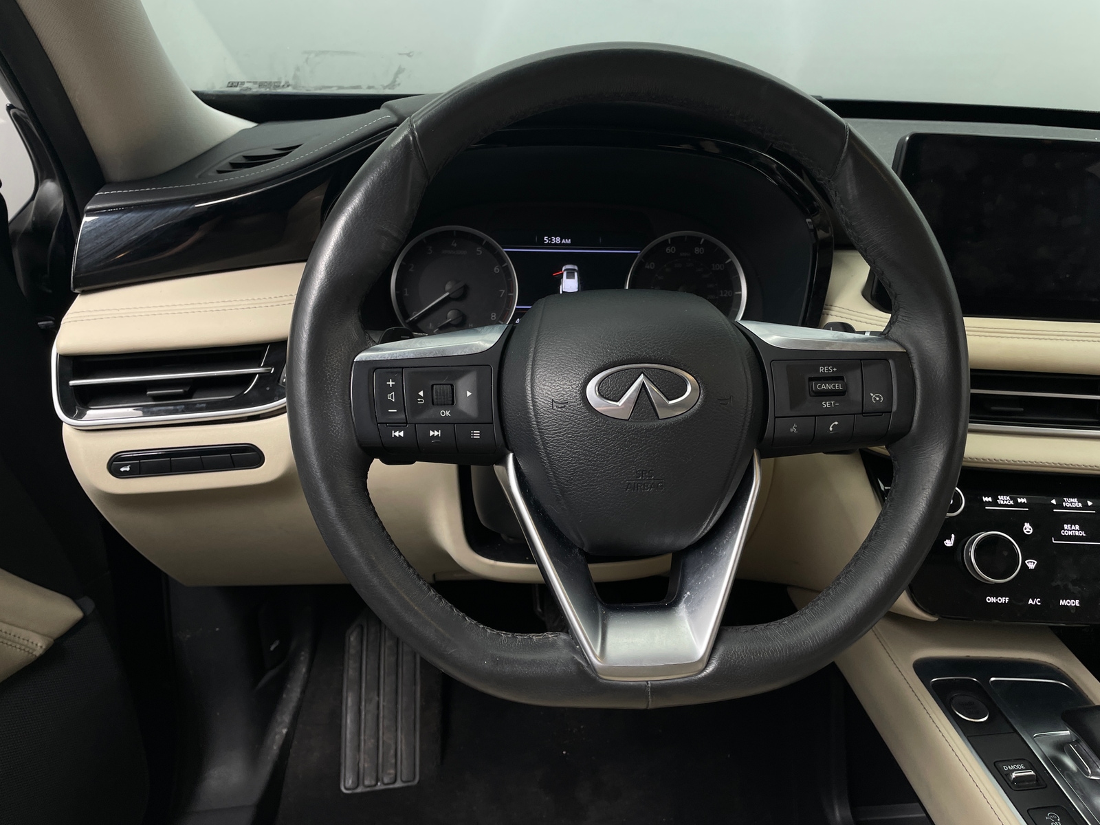 Thumbnail: 2023 INFINITI QX60 - 4