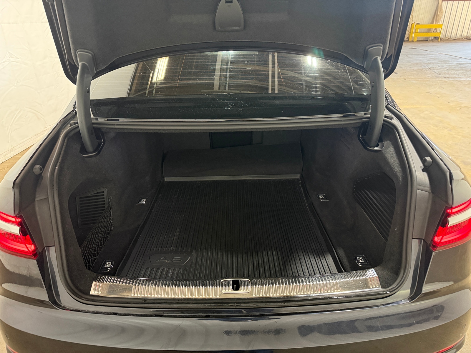 Thumbnail: 2021 Audi A8 - 6