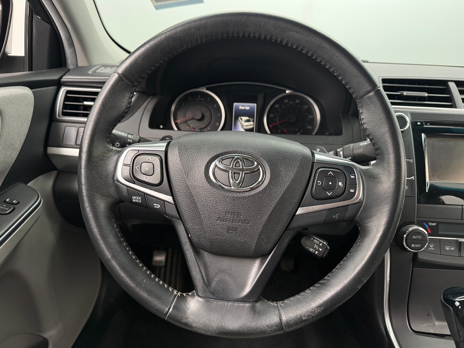 Thumbnail: 2015 Toyota Camry - 5