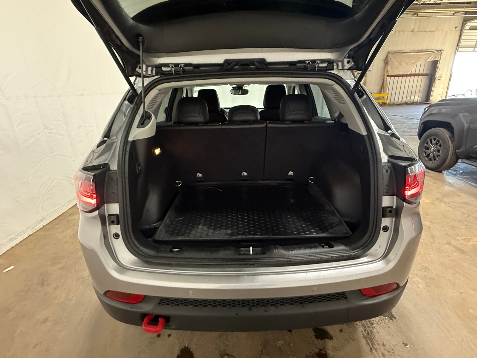 Thumbnail: 2022 Jeep Compass - 6