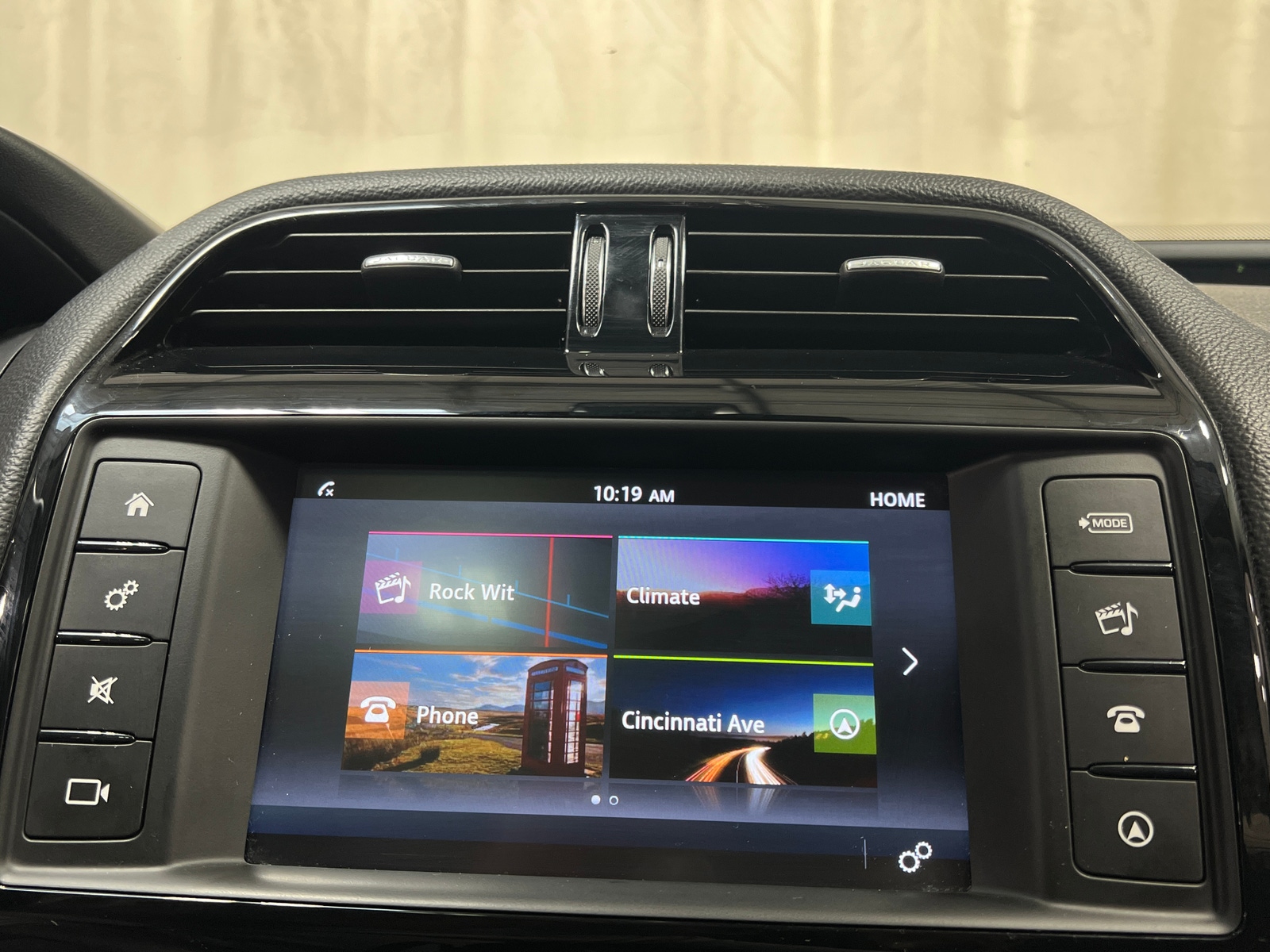 Thumbnail: 2018 Jaguar XE - 3