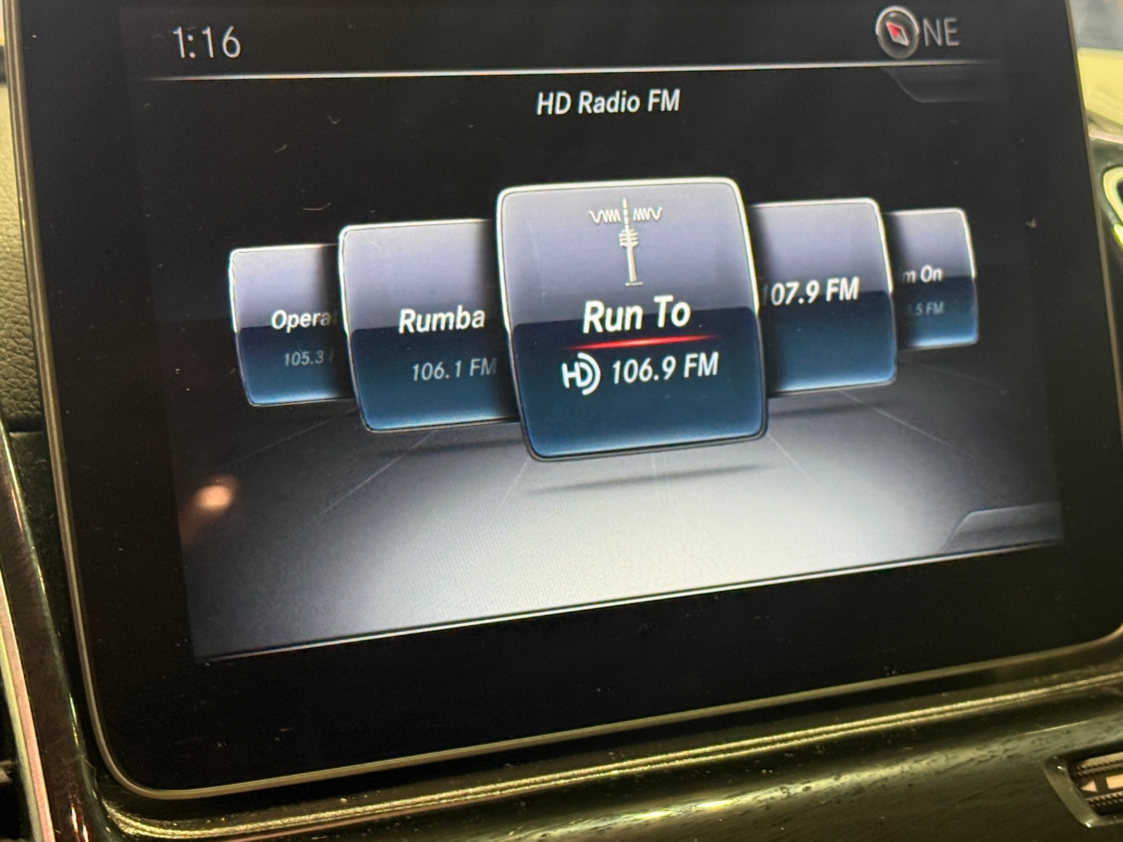 Thumbnail: 2017 Mercedes-Benz GLS - 3