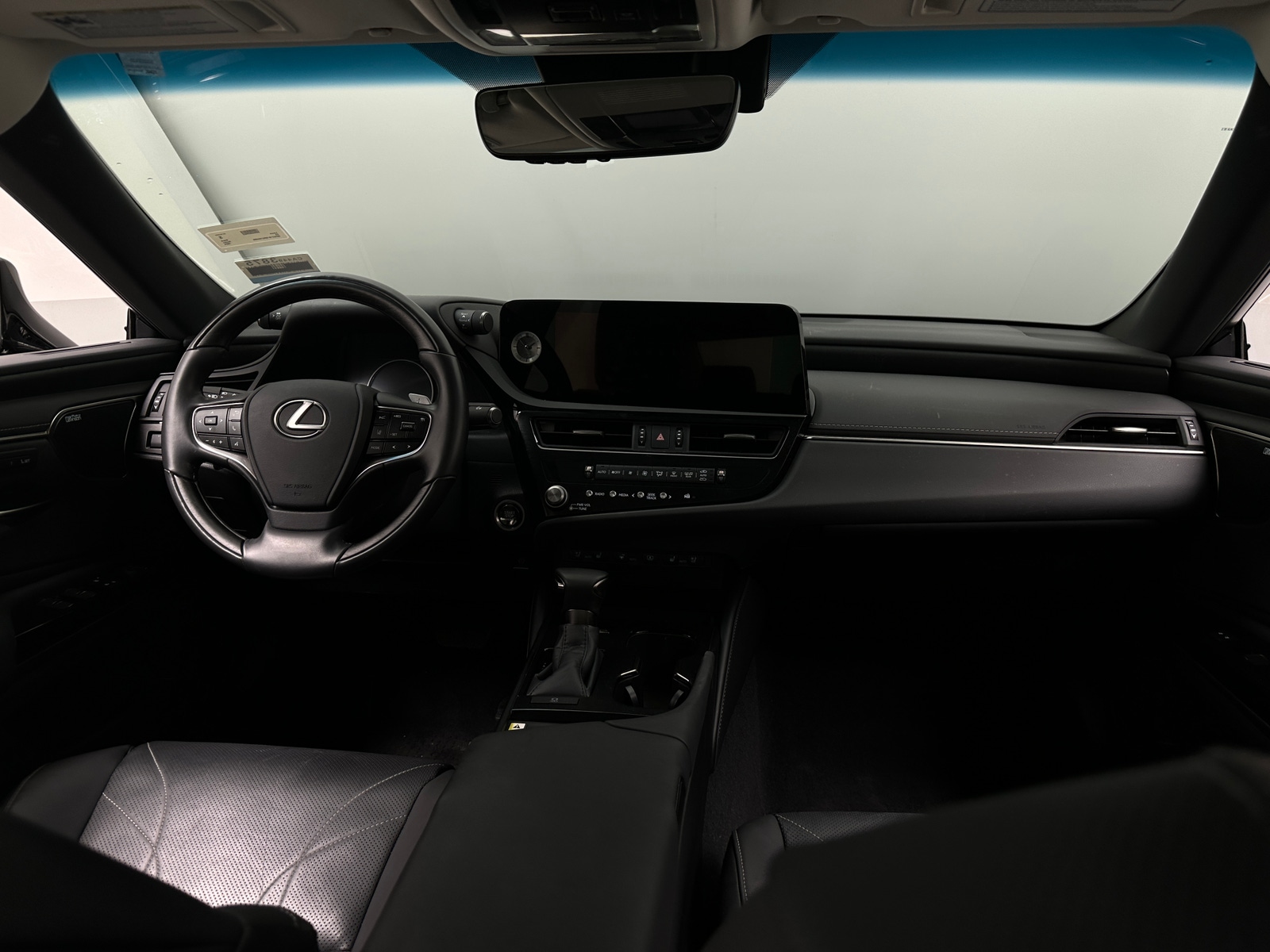 Thumbnail: 2024 Lexus ES - 2