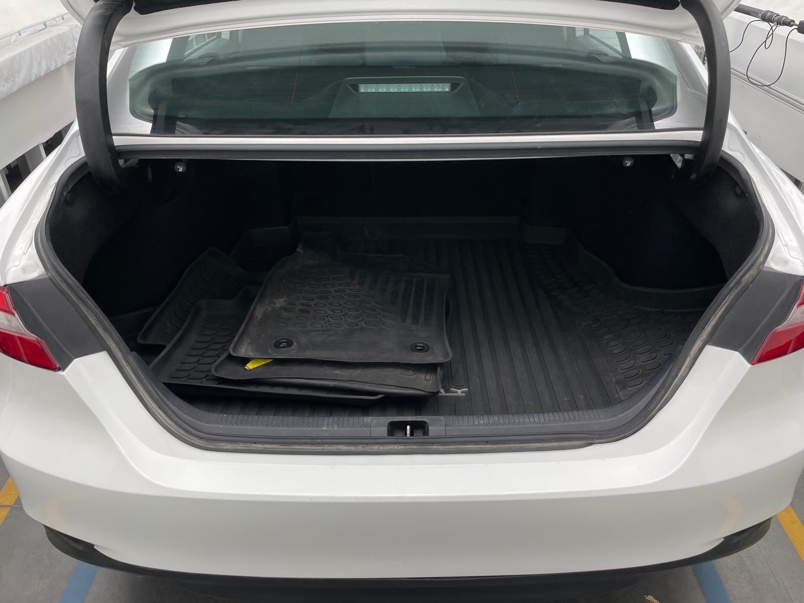 Thumbnail: 2020 Toyota Camry - 7