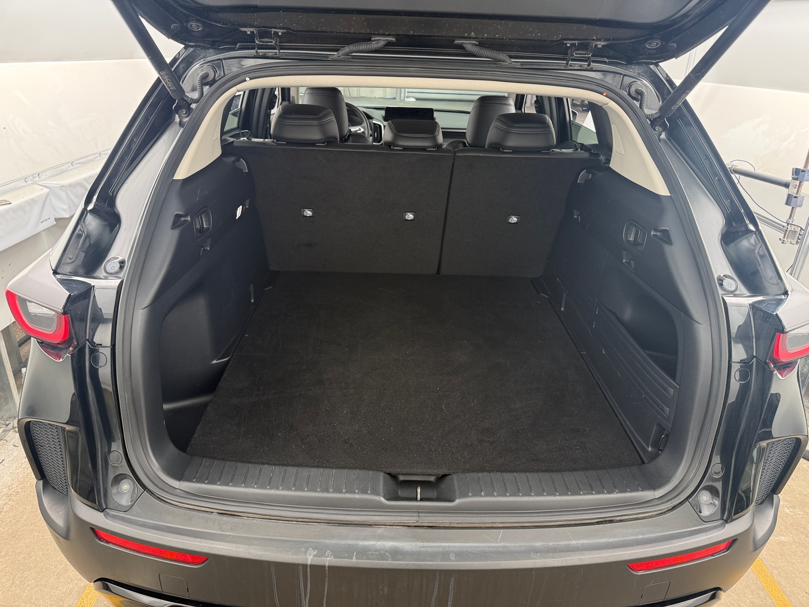 Thumbnail: 2025 Mazda CX-50 - 6