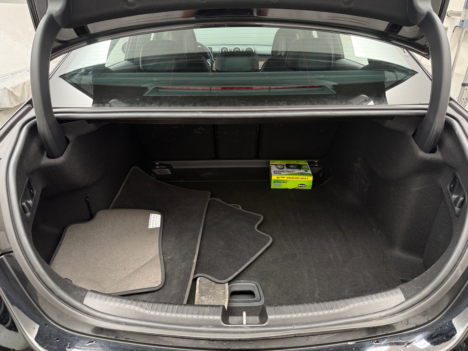 Thumbnail: 2025 Mercedes-Benz C-Class - 6