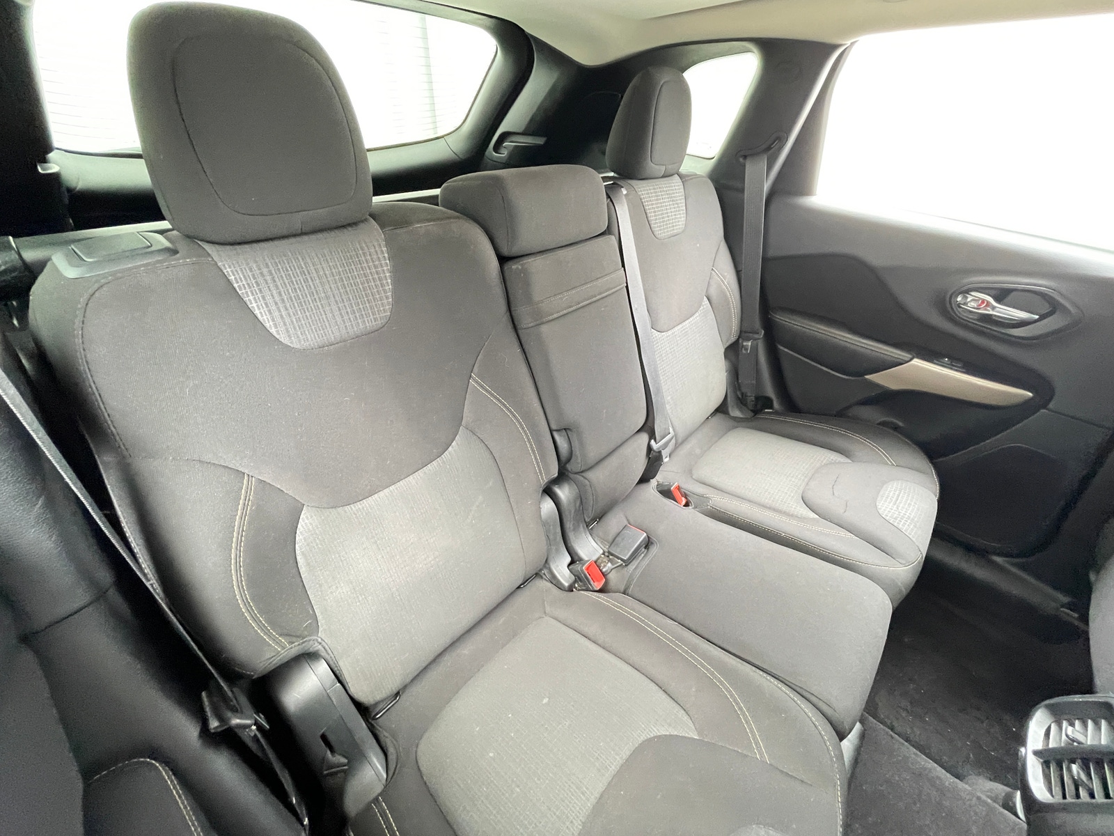 Thumbnail: 2017 Jeep Cherokee - 6