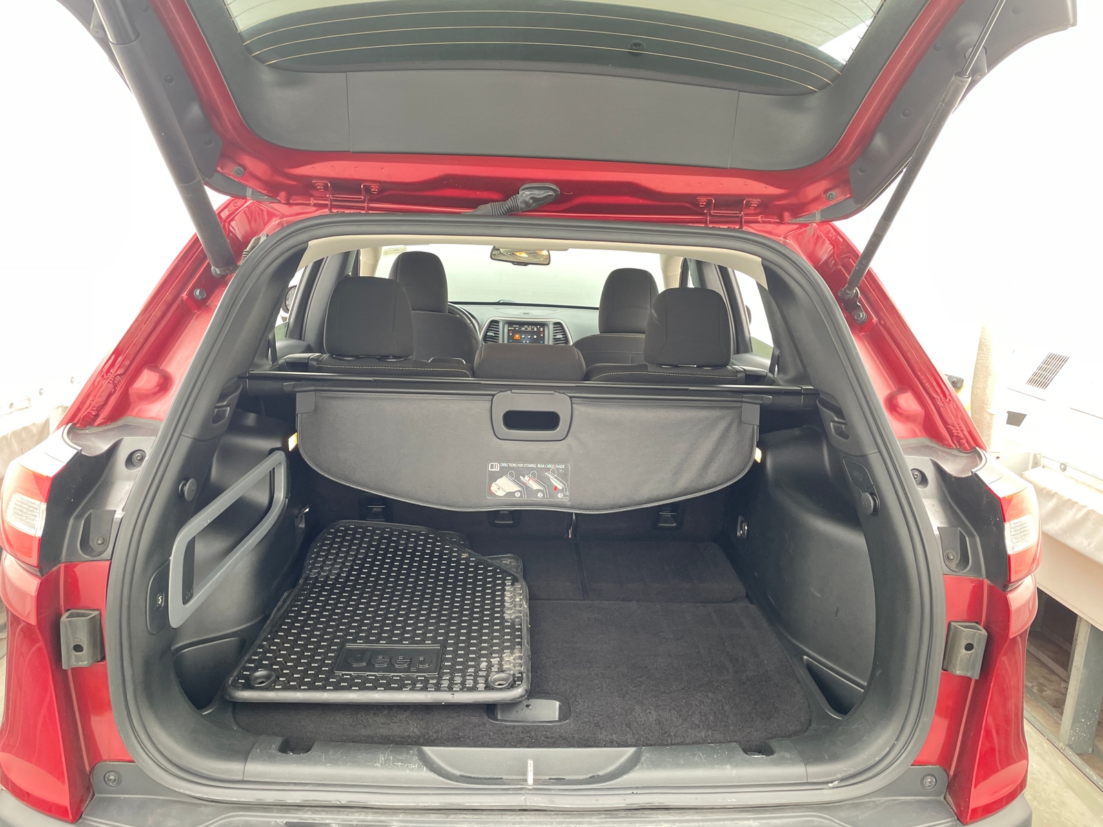 Thumbnail: 2017 Jeep Cherokee - 7