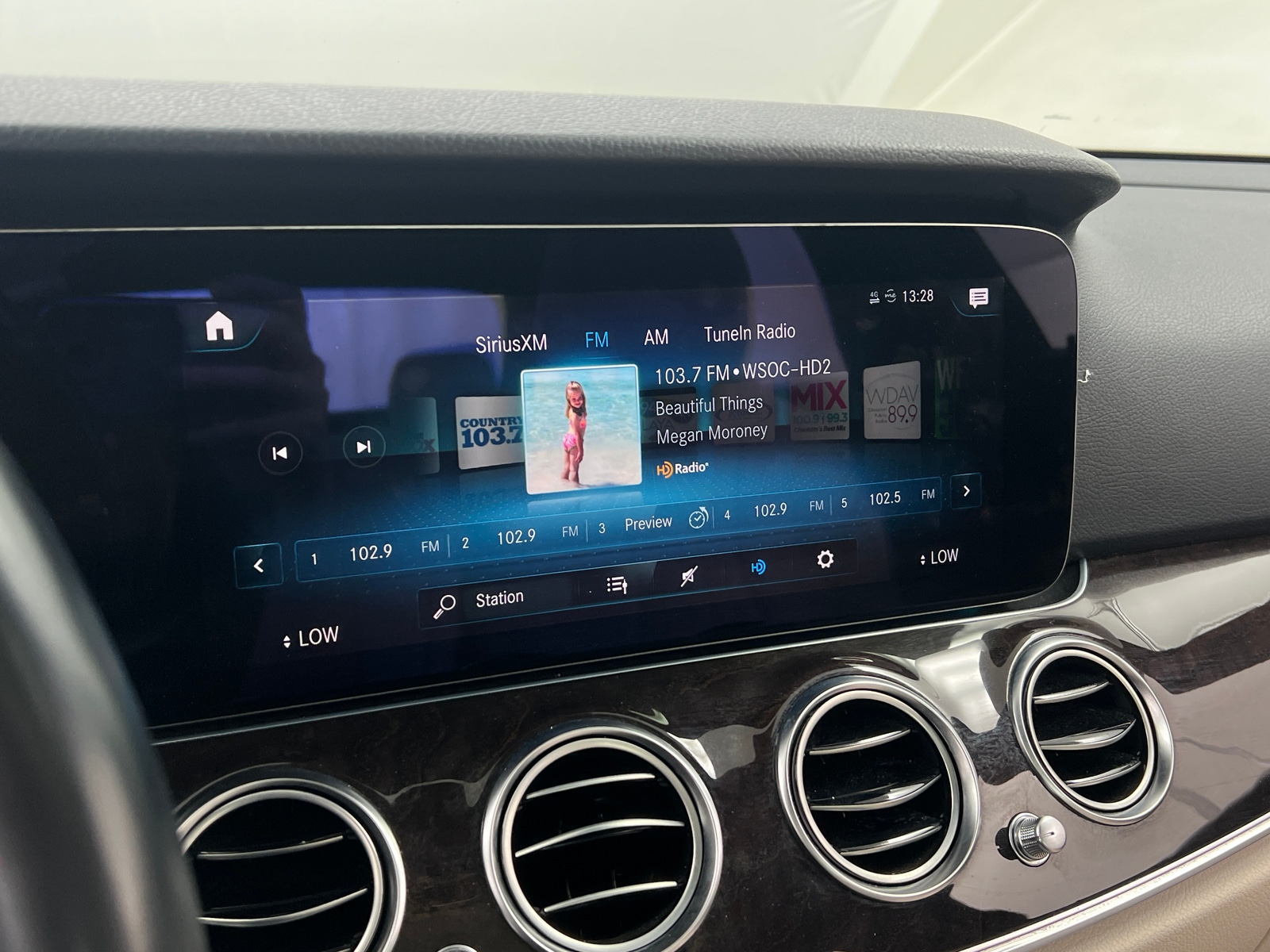 Thumbnail: 2021 Mercedes-Benz E-Class - 3