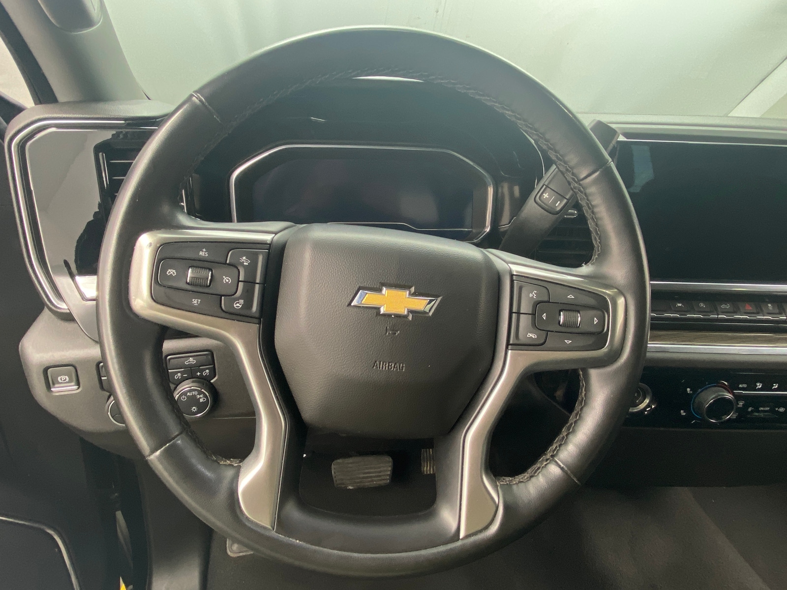 Thumbnail: 2023 Chevrolet Silverado 1500 - 5