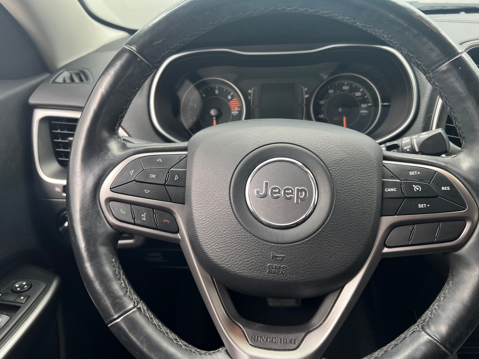 Thumbnail: 2020 Jeep Cherokee - 5