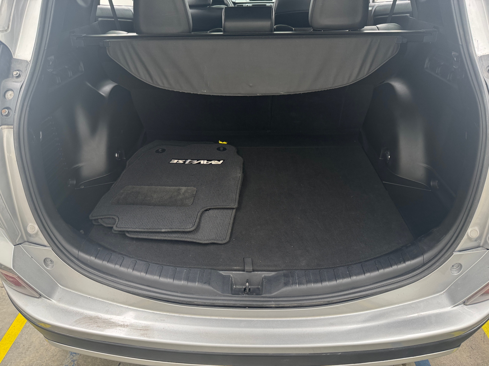 Thumbnail: 2016 Toyota RAV4 - 6