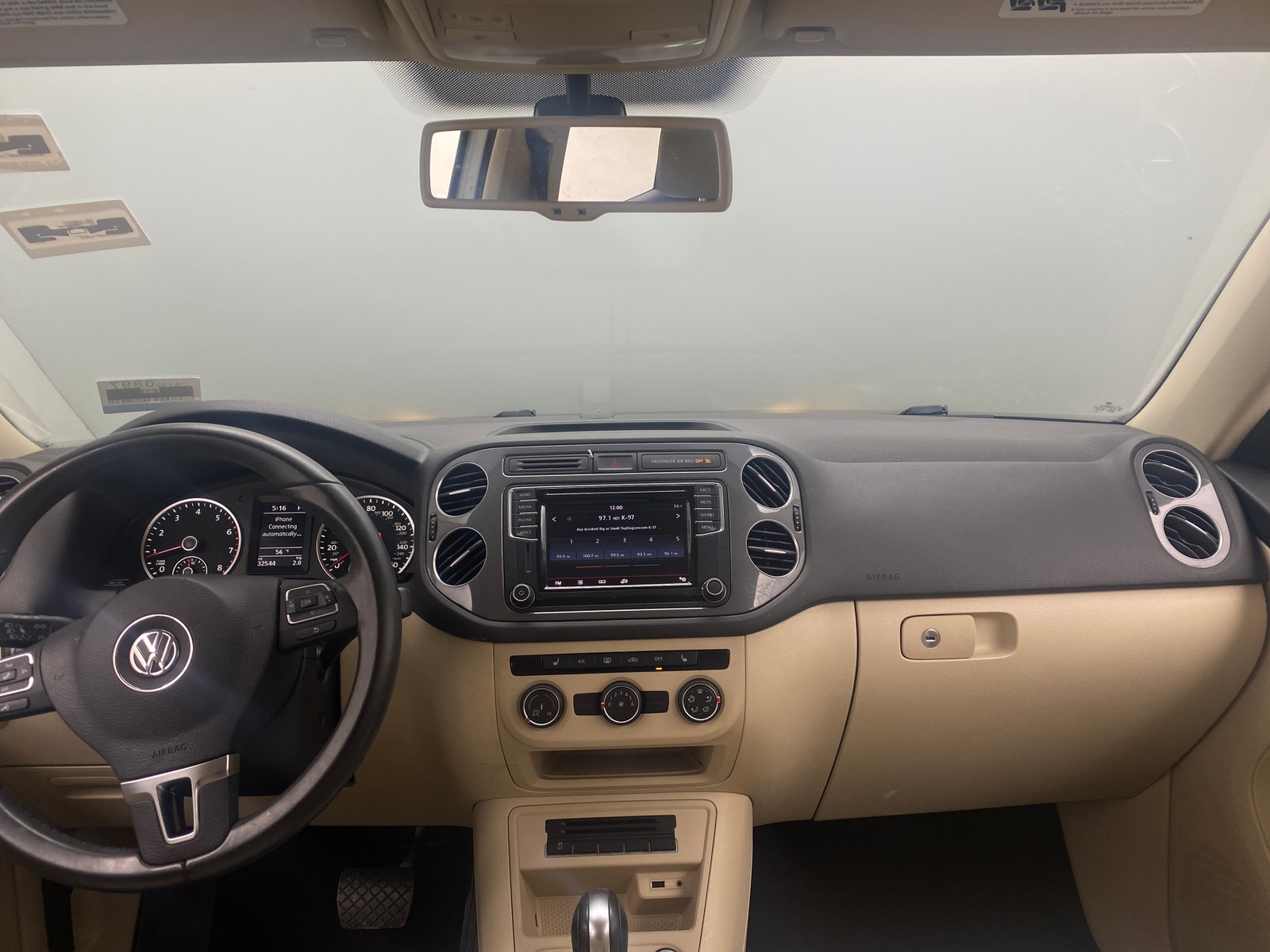 Thumbnail: 2017 Volkswagen Tiguan - 3