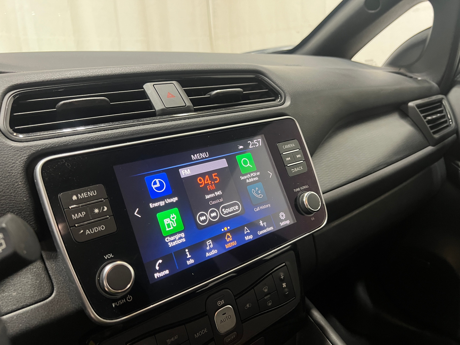 Thumbnail: 2022 Nissan Leaf - 3