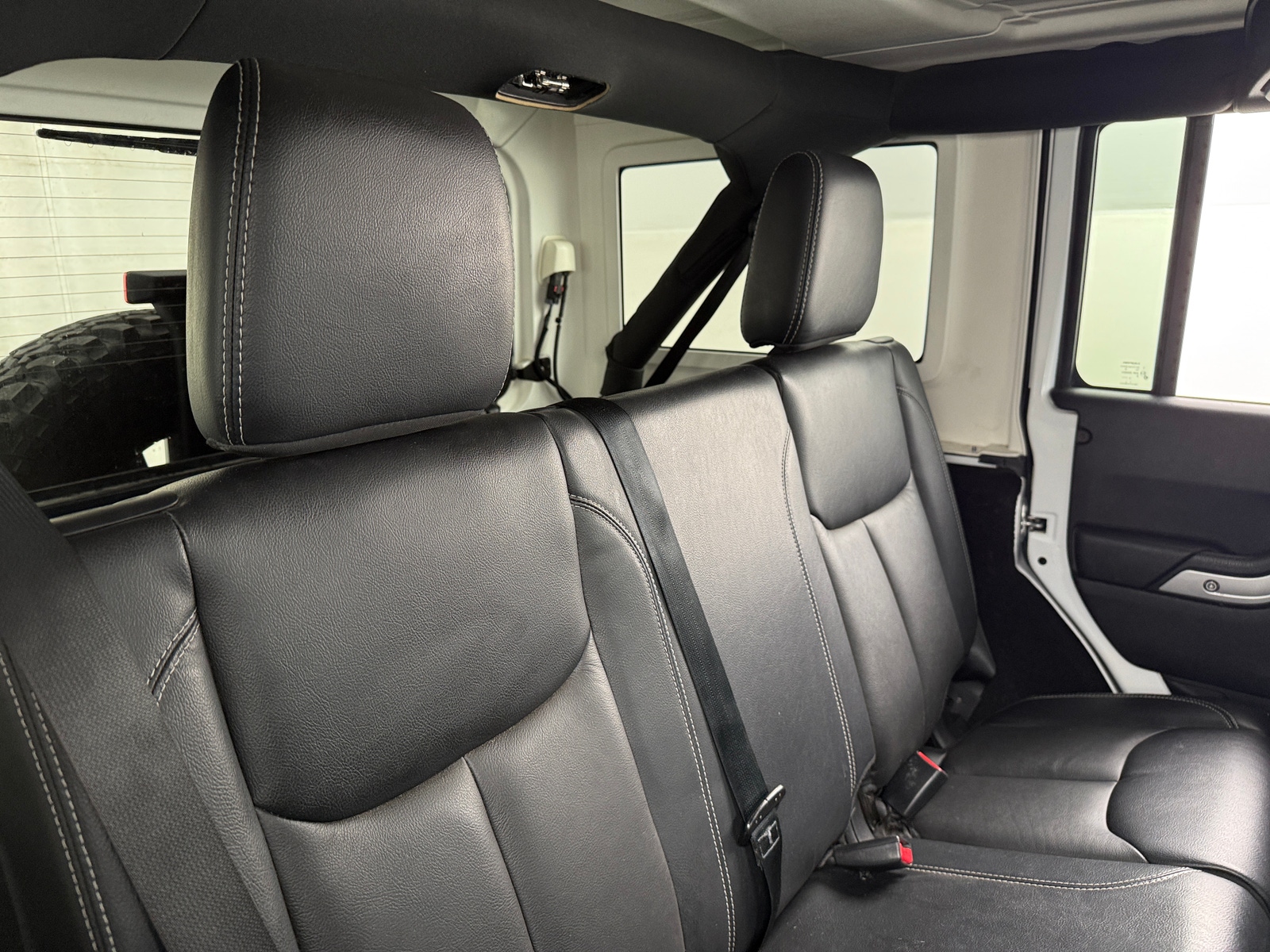 Thumbnail: 2016 Jeep Wrangler - 5