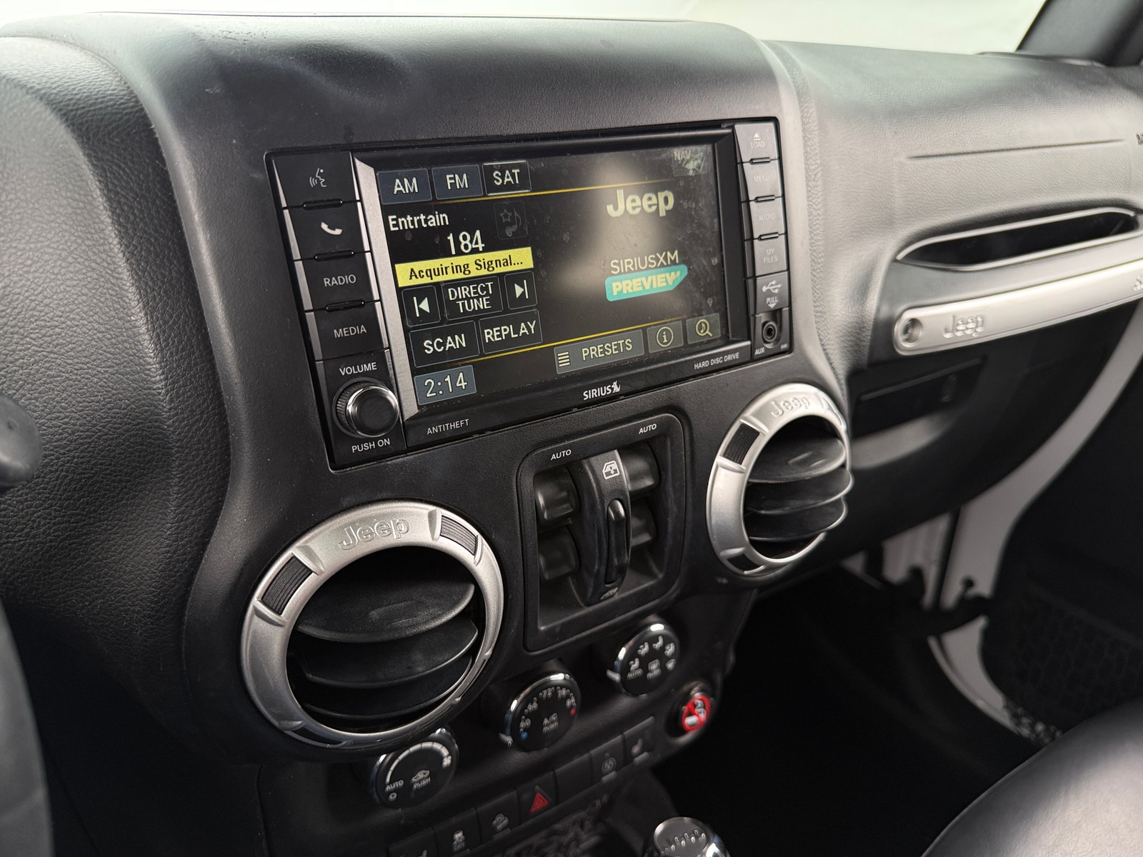 Thumbnail: 2016 Jeep Wrangler - 3