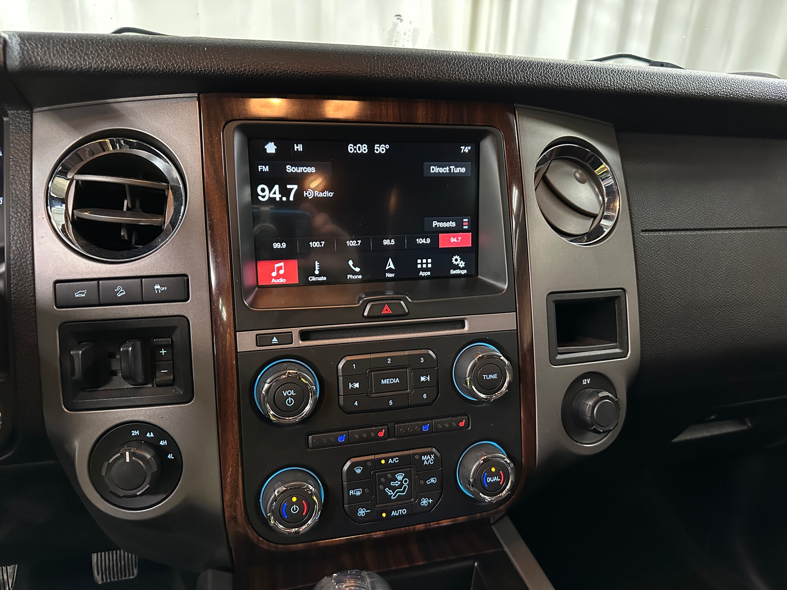 Thumbnail: 2016 Ford Expedition - 3