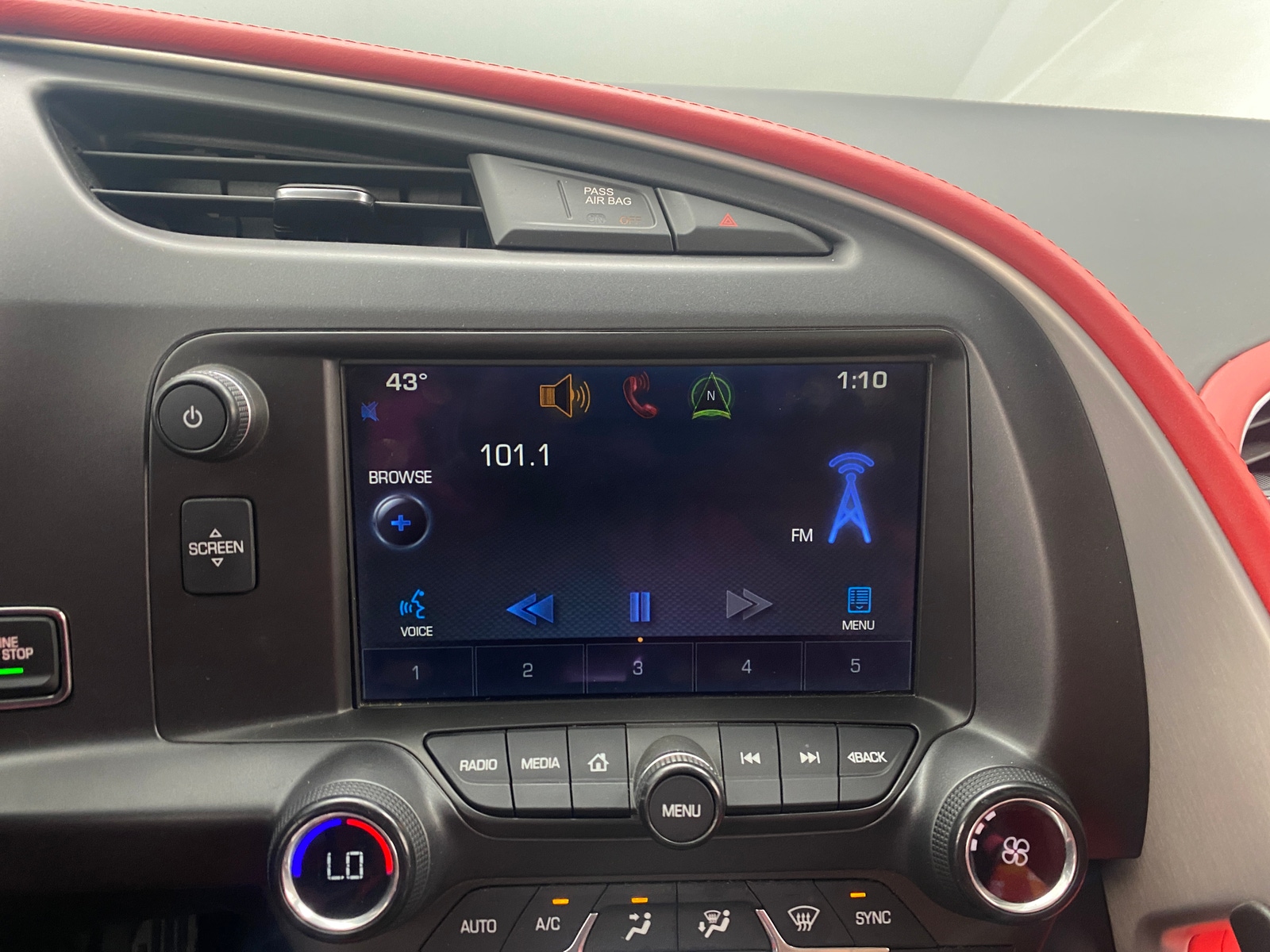 Thumbnail: 2014 Chevrolet Corvette - 3