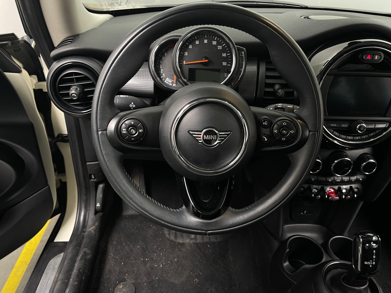 Thumbnail: 2020 MINI Cooper Hardtop - 4