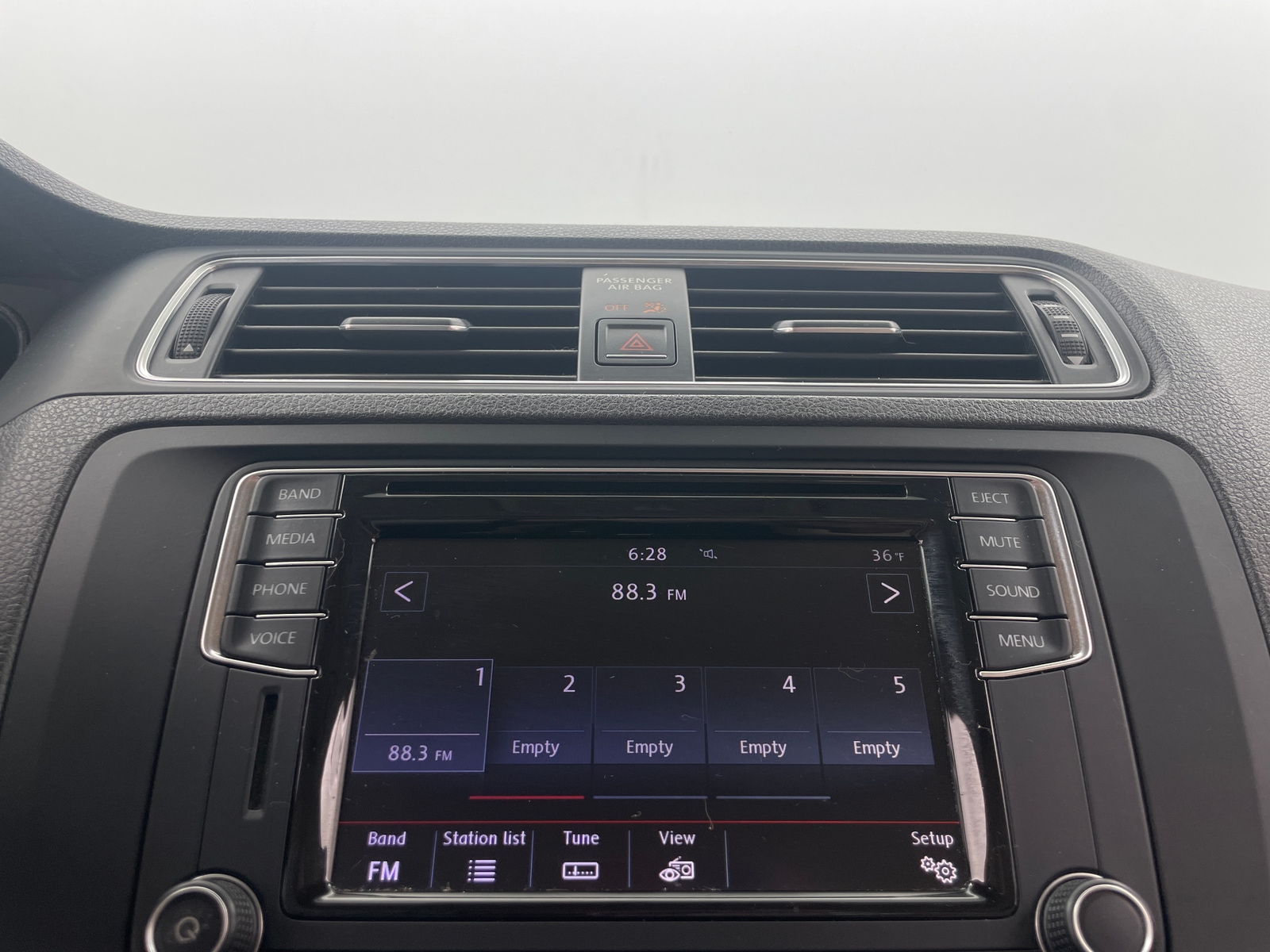 Thumbnail: 2017 Volkswagen Jetta - 3