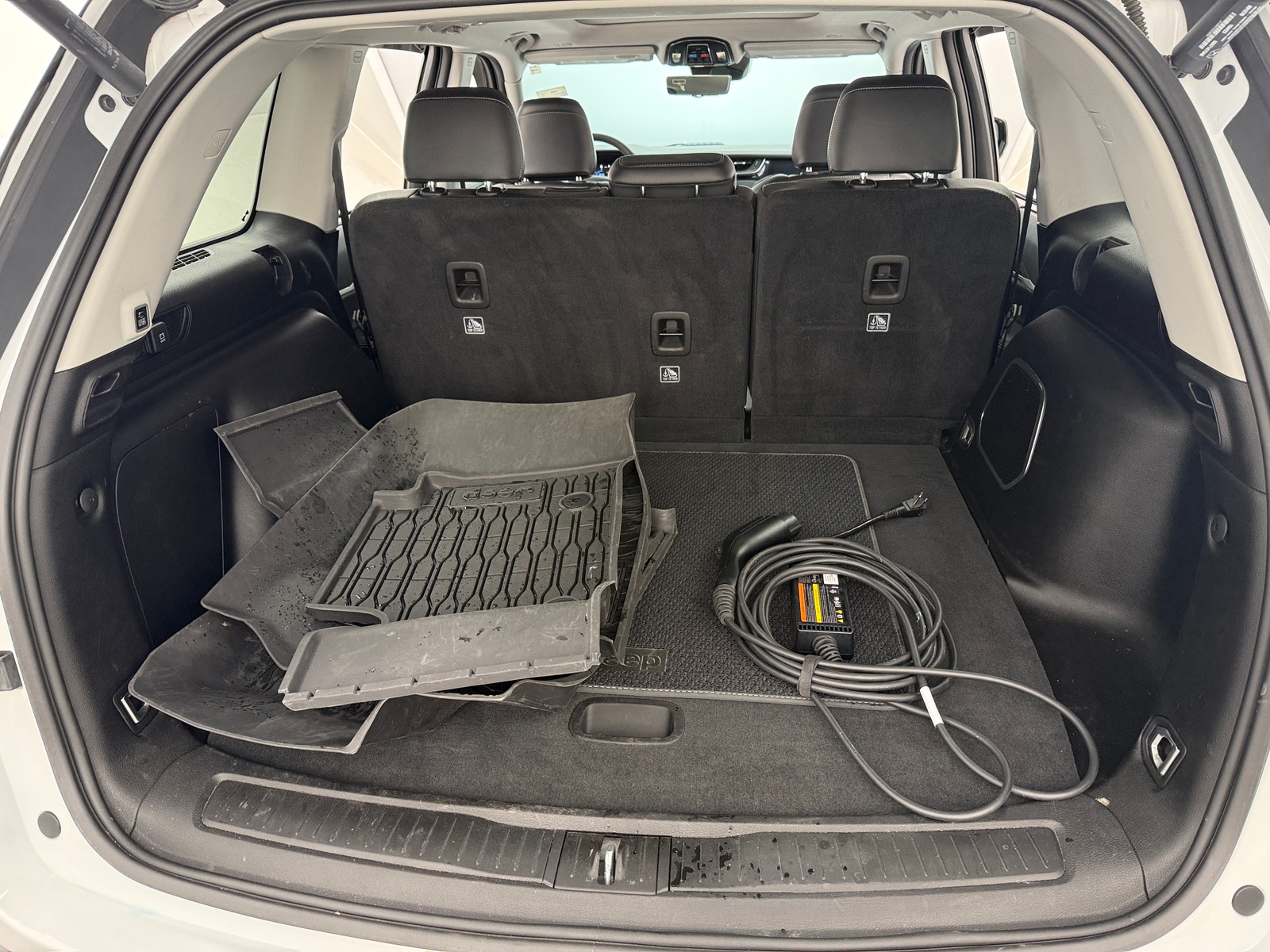 Thumbnail: 2023 Jeep Grand Cherokee - 6