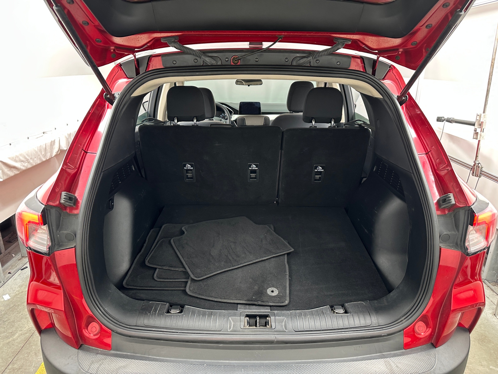 Thumbnail: 2020 Ford Escape - 7