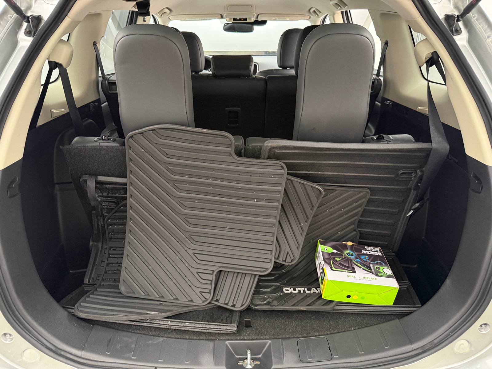 Thumbnail: 2020 Mitsubishi Outlander - 7