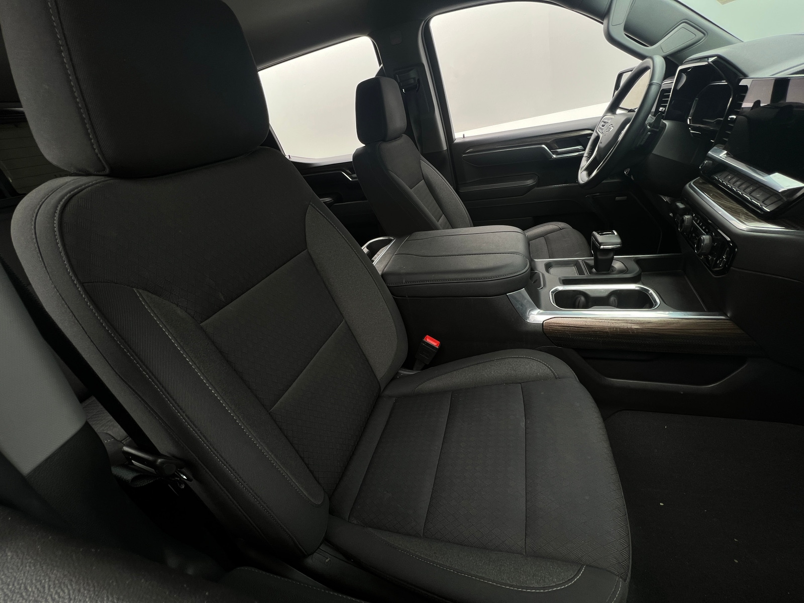 Thumbnail: 2025 Chevrolet Silverado 1500 - 2