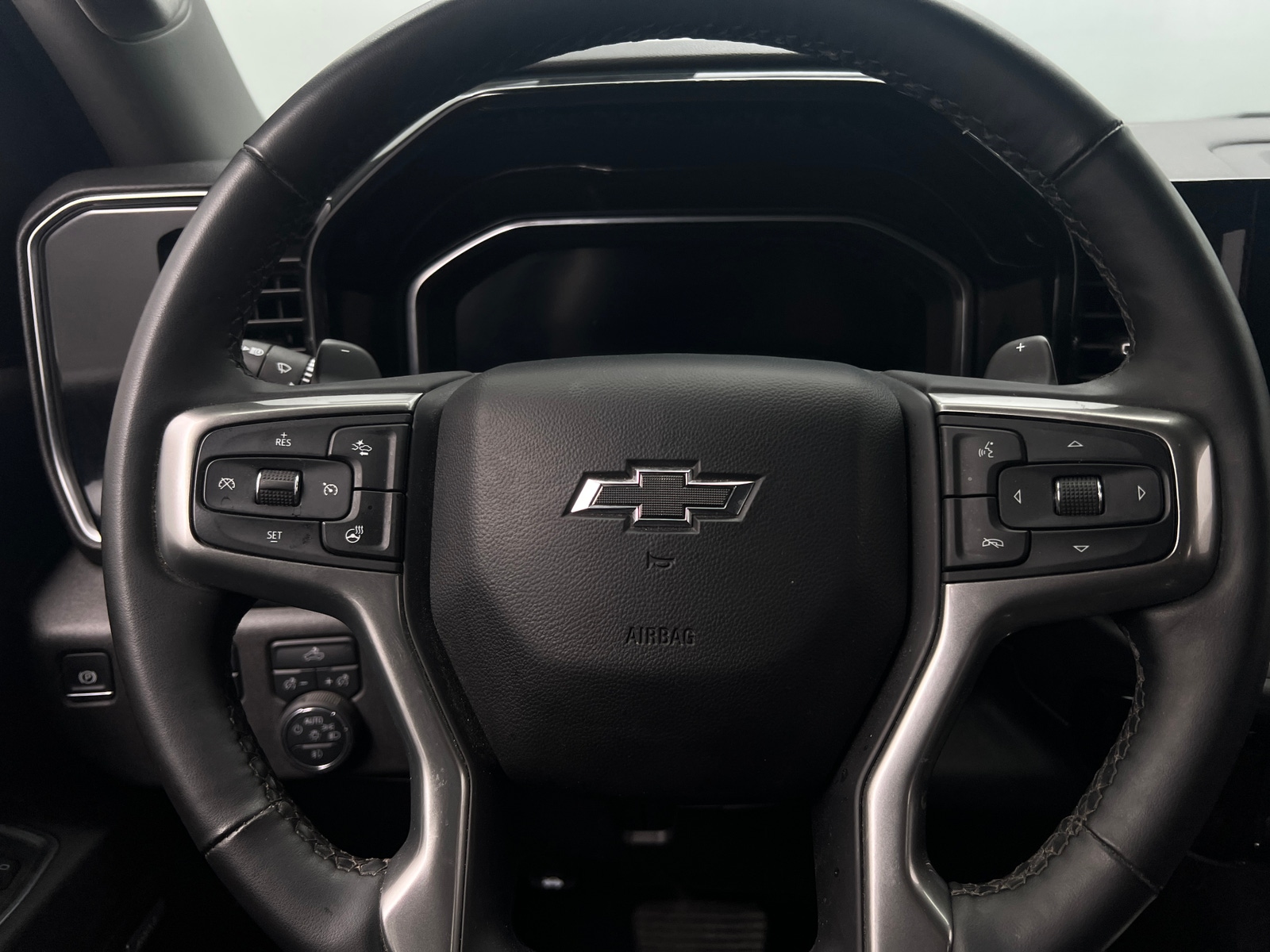 Thumbnail: 2025 Chevrolet Silverado 1500 - 5