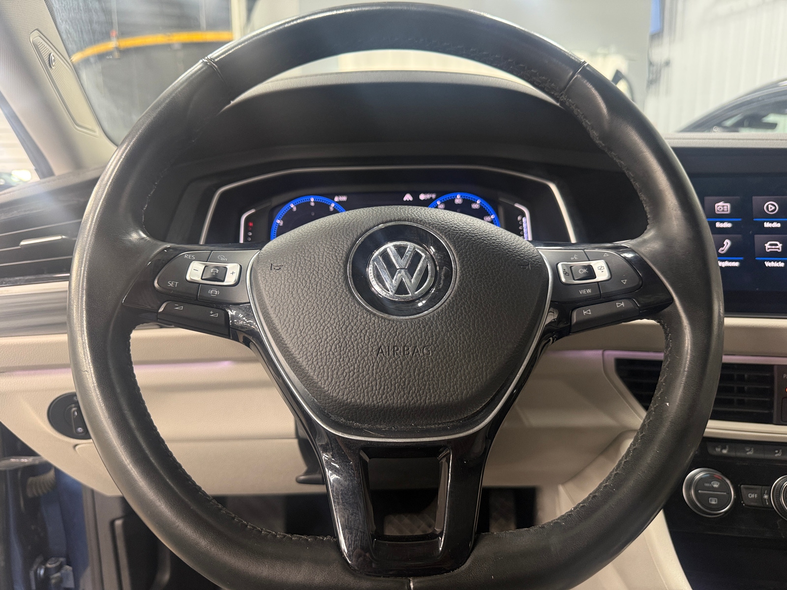 Thumbnail: 2019 Volkswagen Jetta - 4