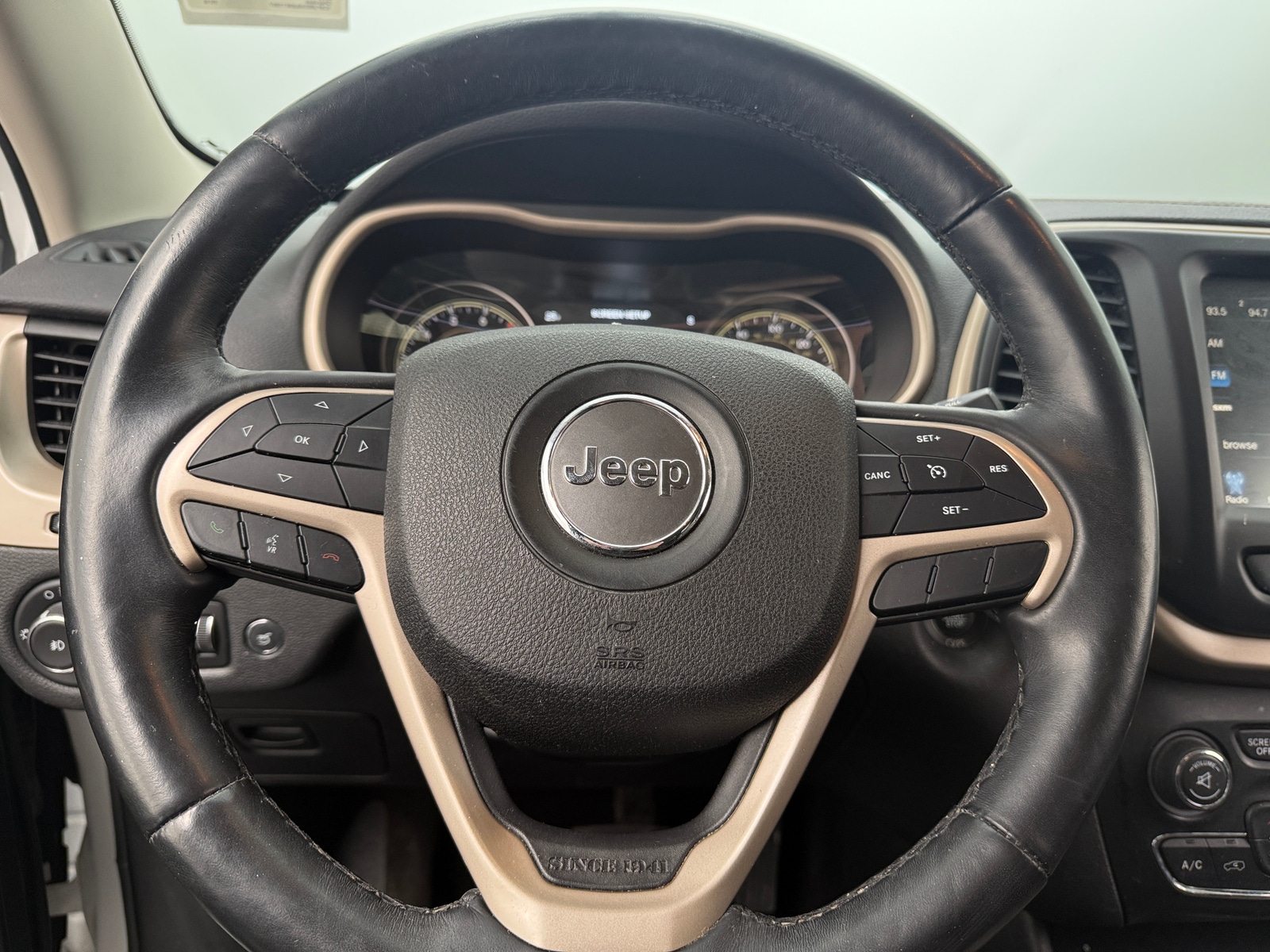 Thumbnail: 2018 Jeep Cherokee - 4