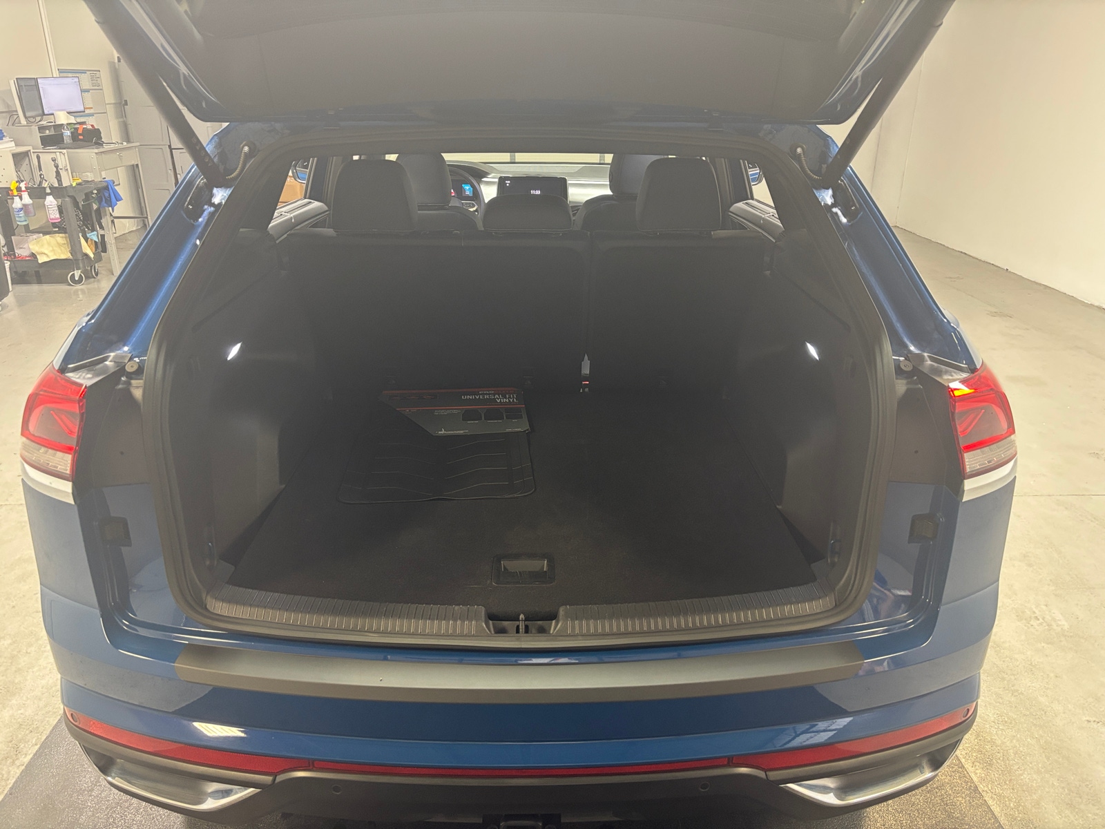 Thumbnail: 2025 Volkswagen Atlas - 6