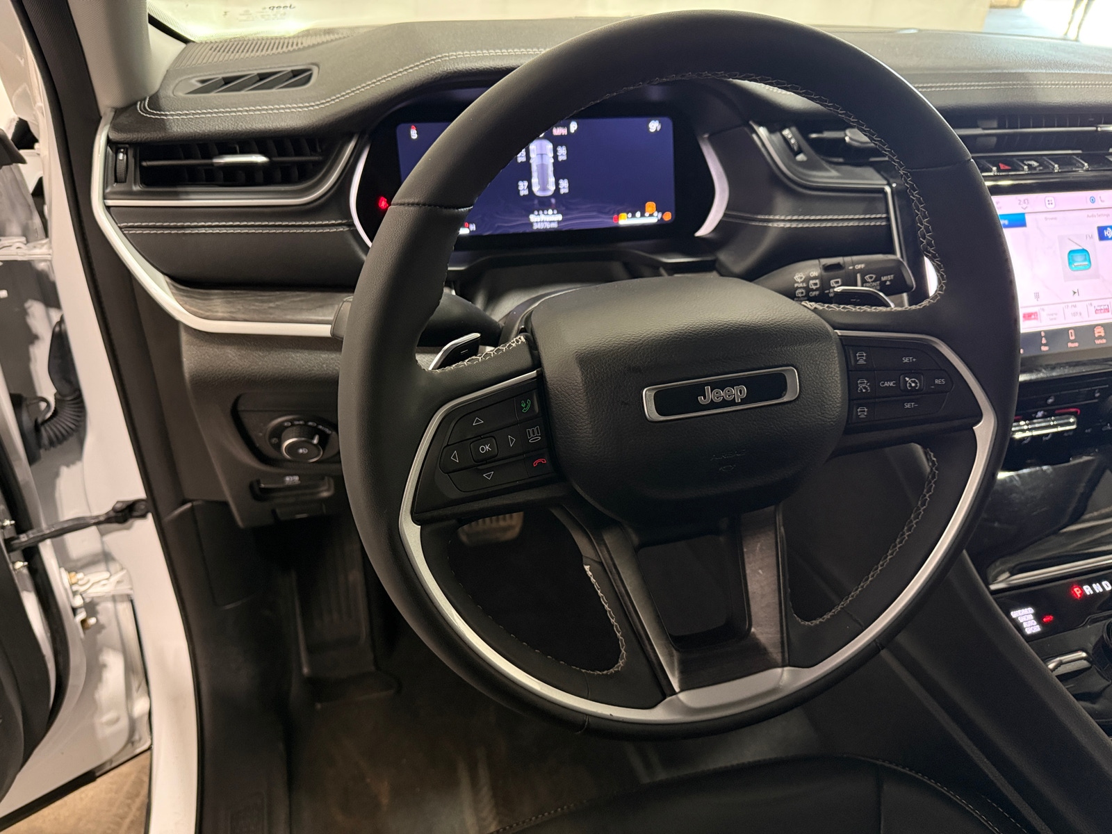 Thumbnail: 2023 Jeep Grand Cherokee - 4