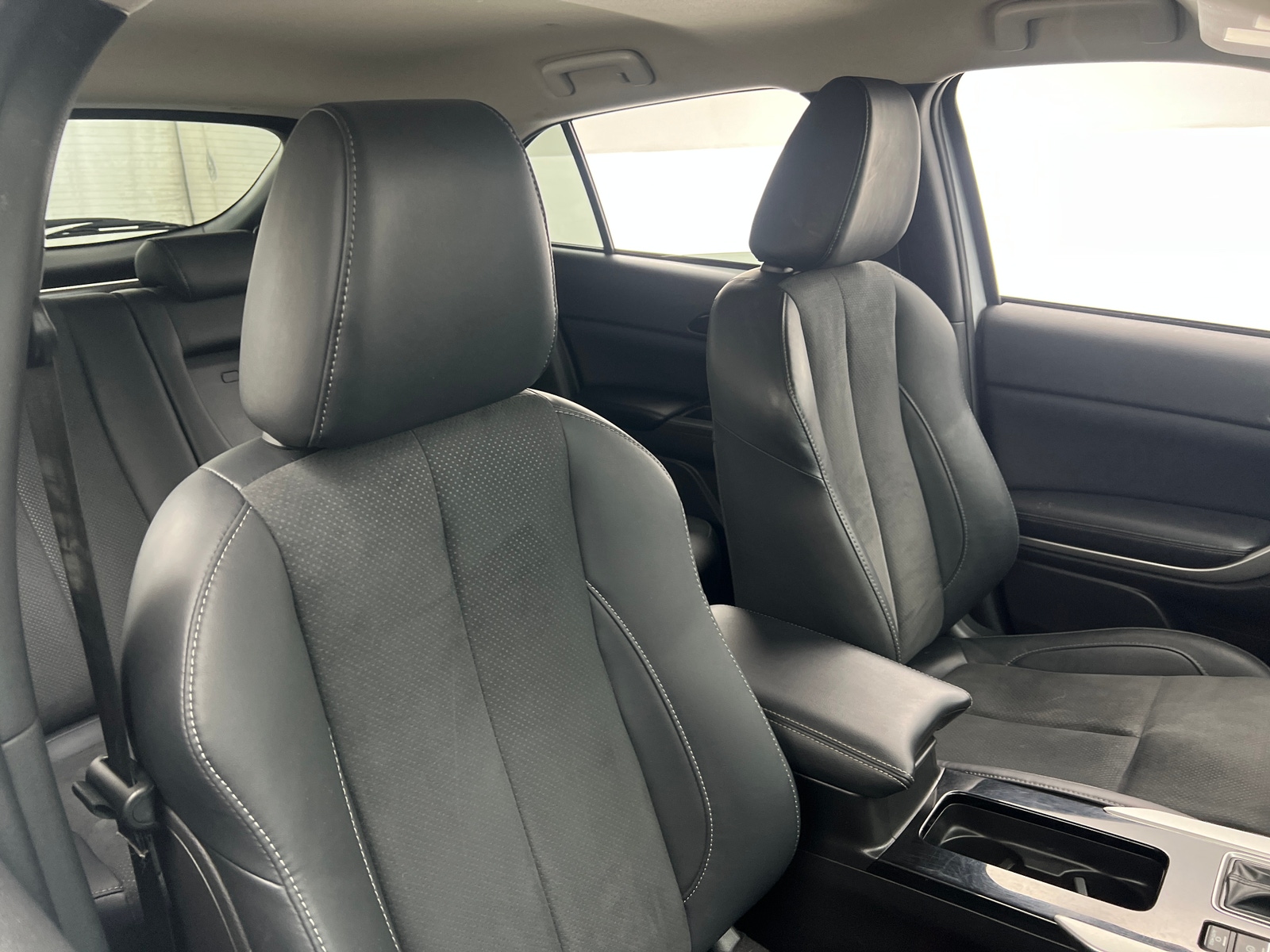 Thumbnail: 2022 Mitsubishi Eclipse Cross - 2