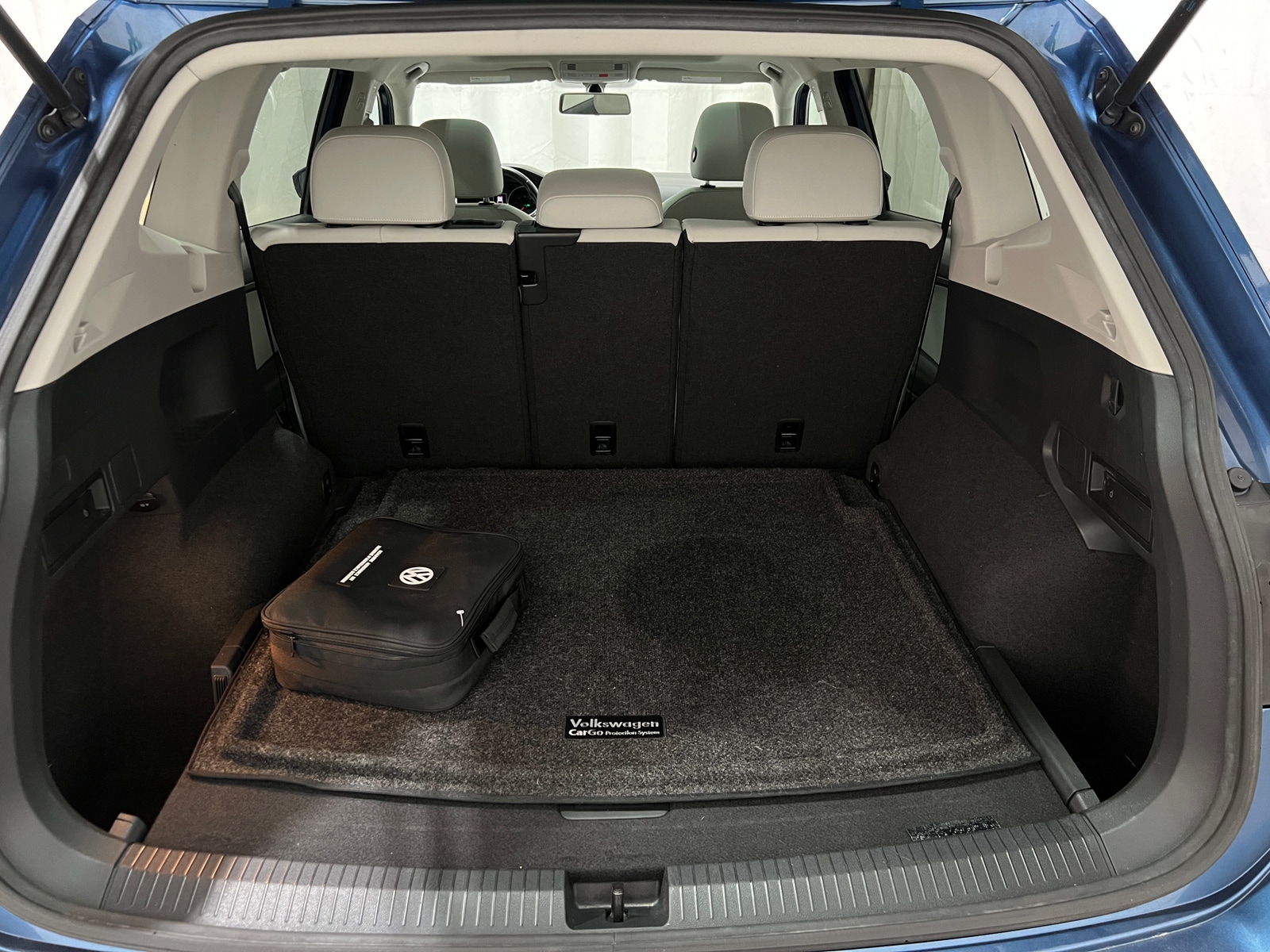 Thumbnail: 2018 Volkswagen Tiguan - 6