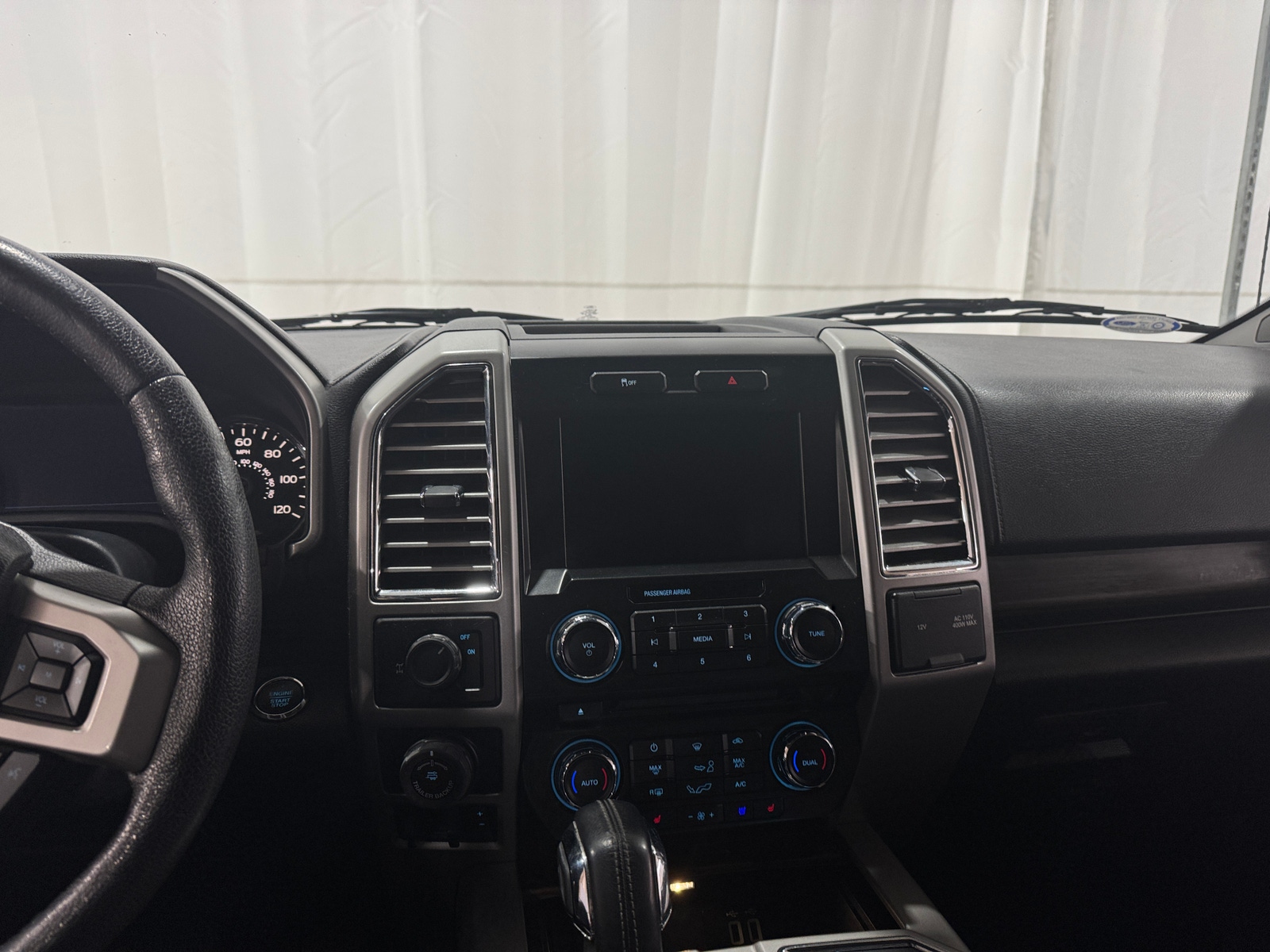 Thumbnail: 2016 Ford Econoline - 3