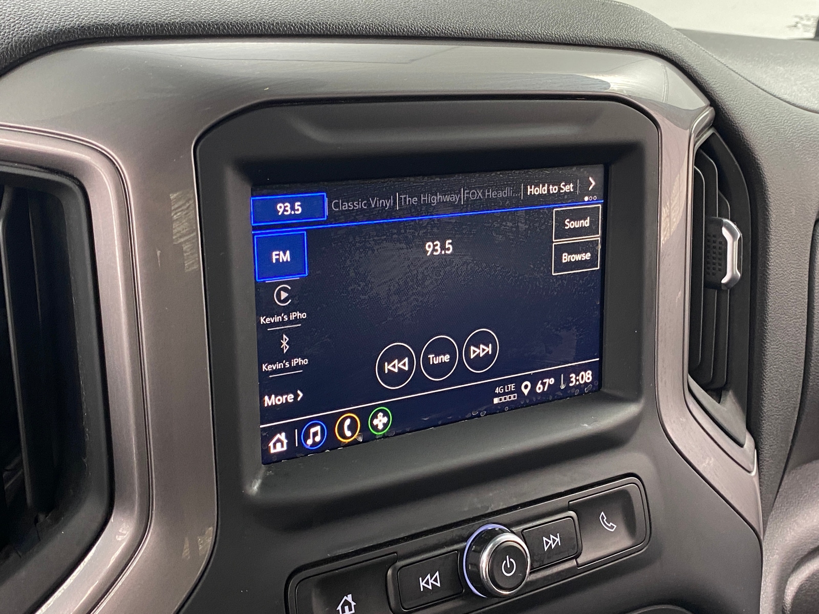 Thumbnail: 2022 Chevrolet Silverado 1500 - 4