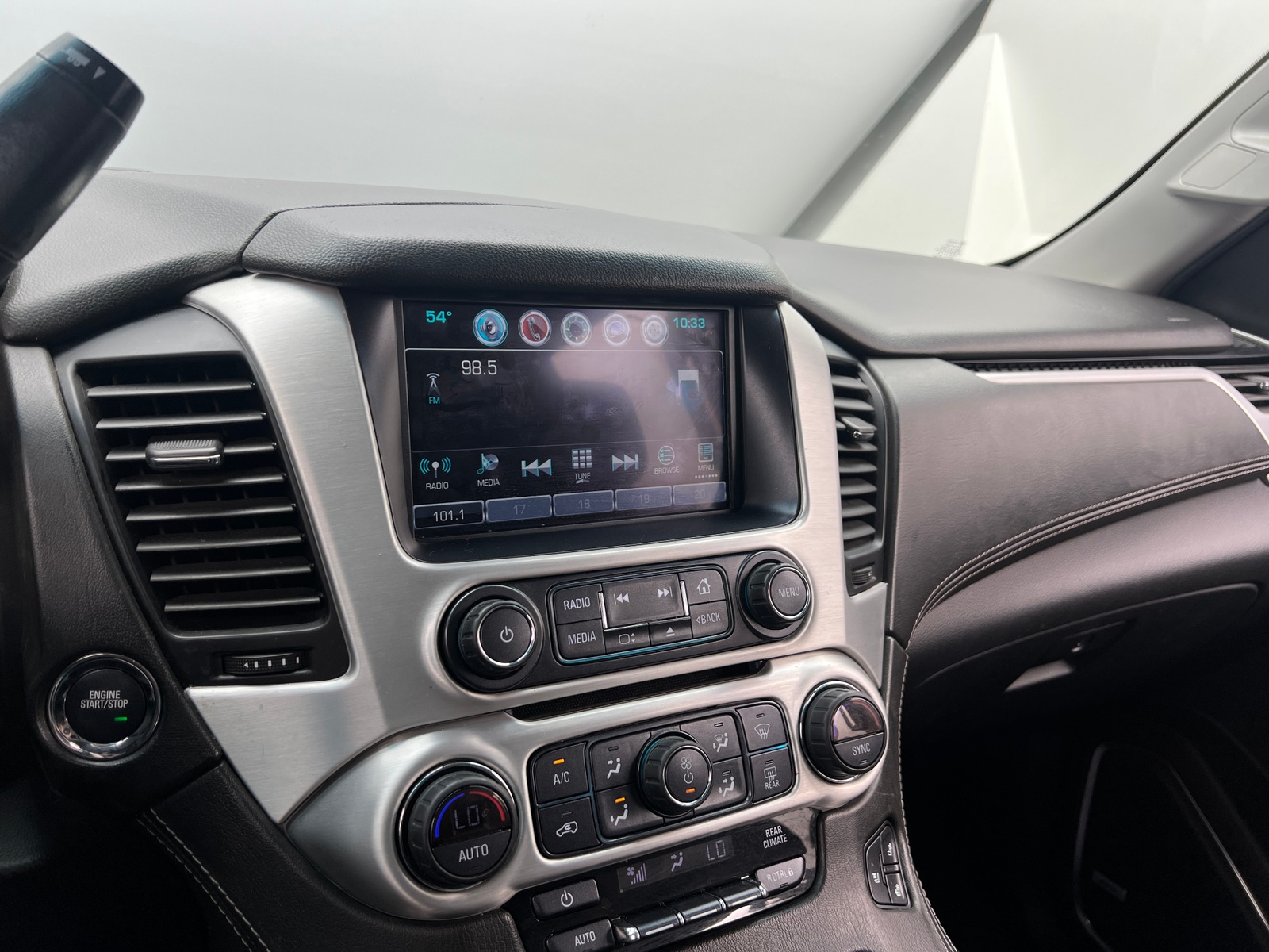 Thumbnail: 2020 GMC Yukon XL - 3