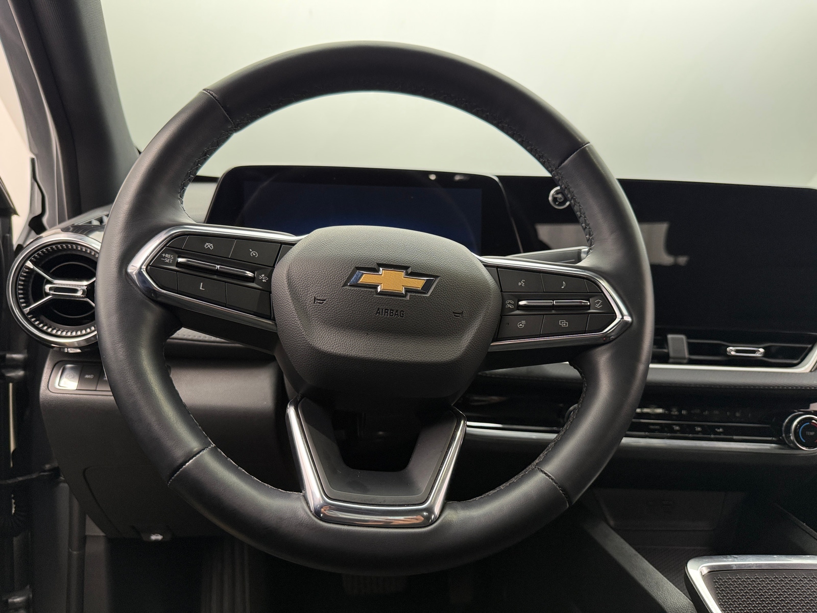 Thumbnail: 2025 Chevrolet Equinox - 5