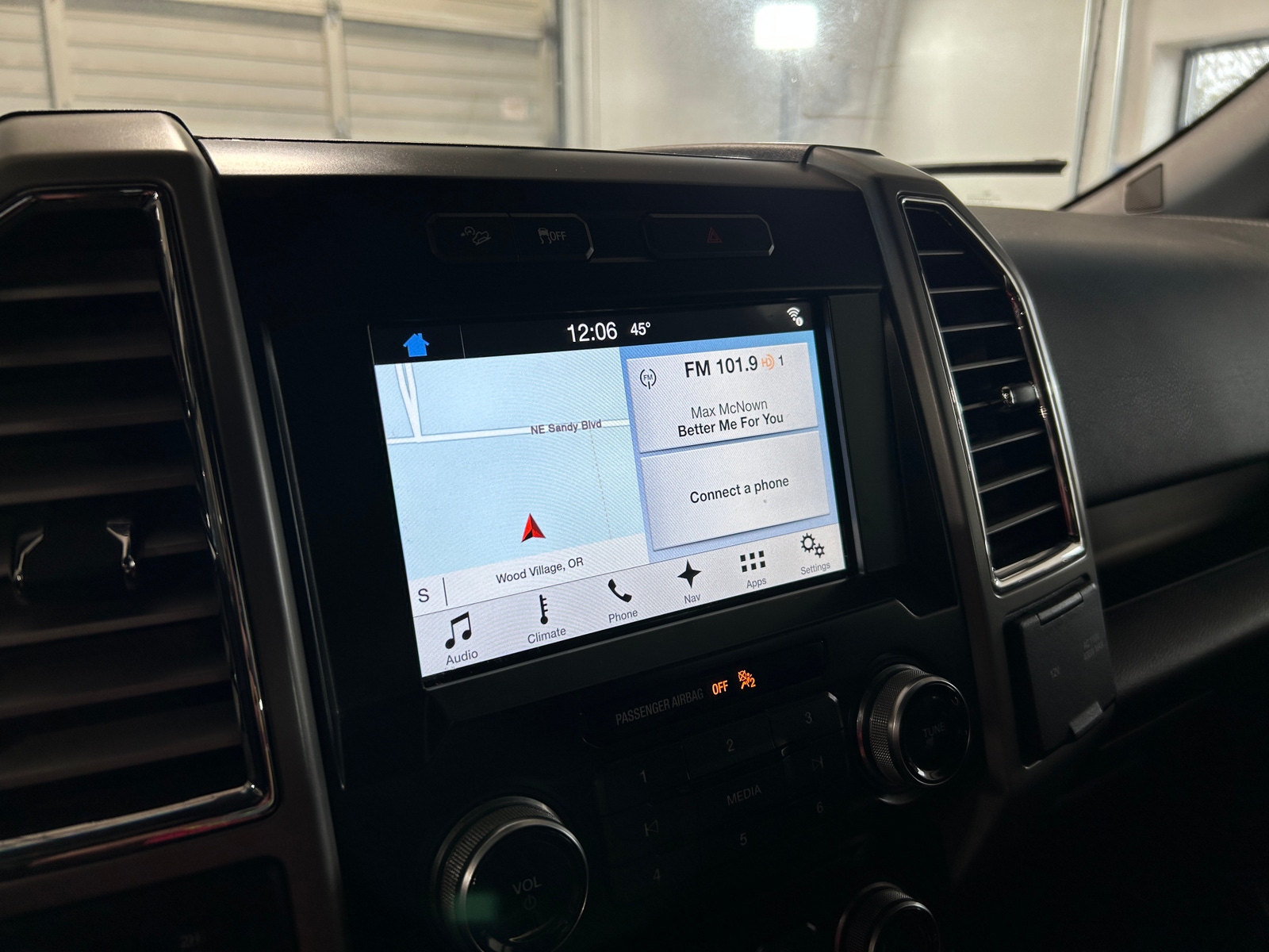 Thumbnail: 2016 Ford Econoline - 3