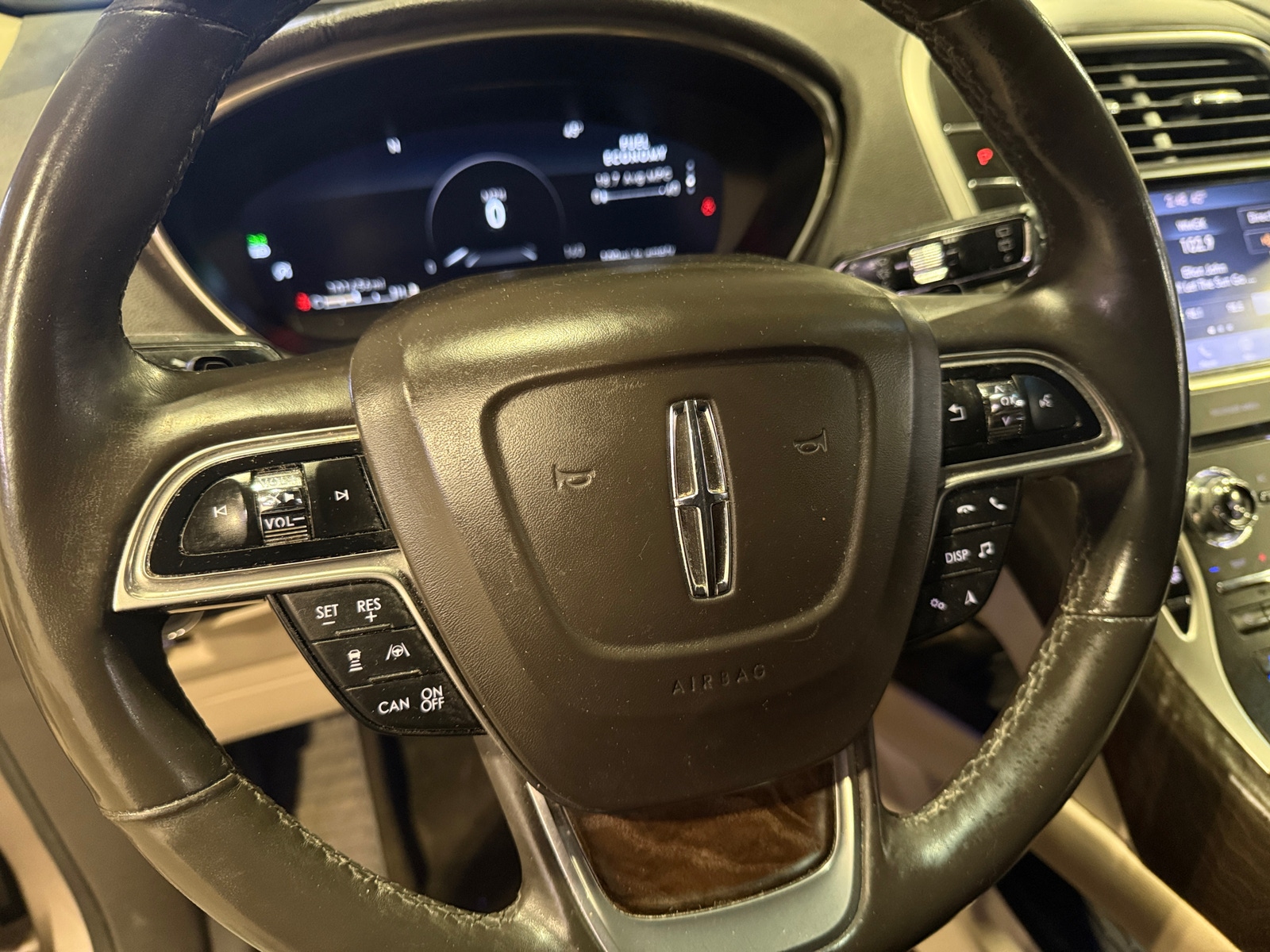 Thumbnail: 2020 Lincoln Nautilus - 4