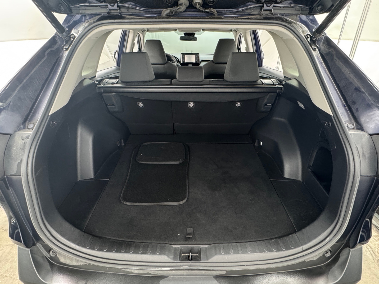 Thumbnail: 2021 Toyota RAV4 - 7