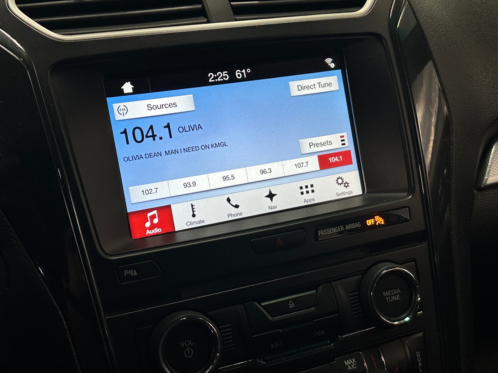 Thumbnail: 2017 Ford Explorer - 4