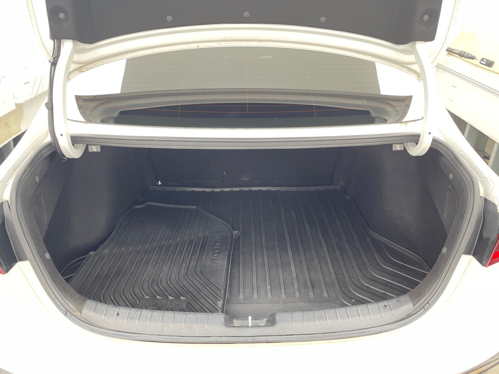 Thumbnail: 2020 Kia Forte - 6