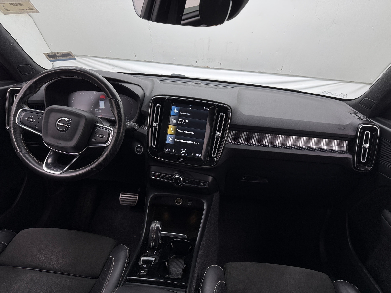 Thumbnail: 2021 Volvo XC40 - 2