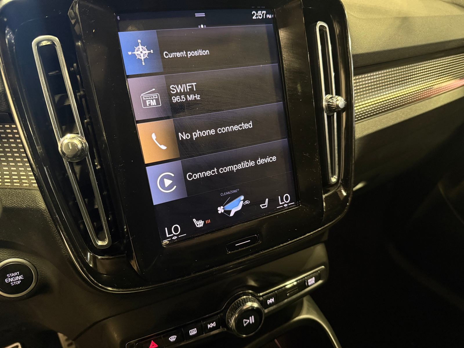 Thumbnail: 2021 Volvo XC40 - 3